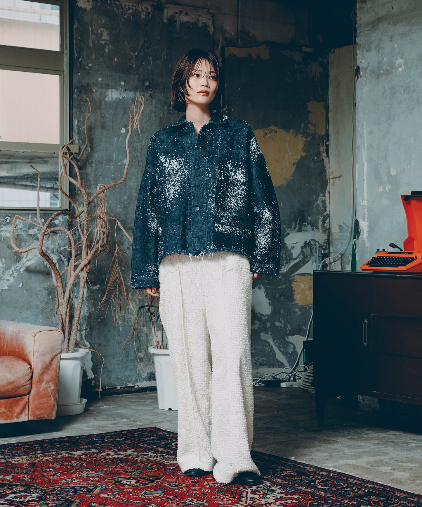 FEATHER LACE PANTS