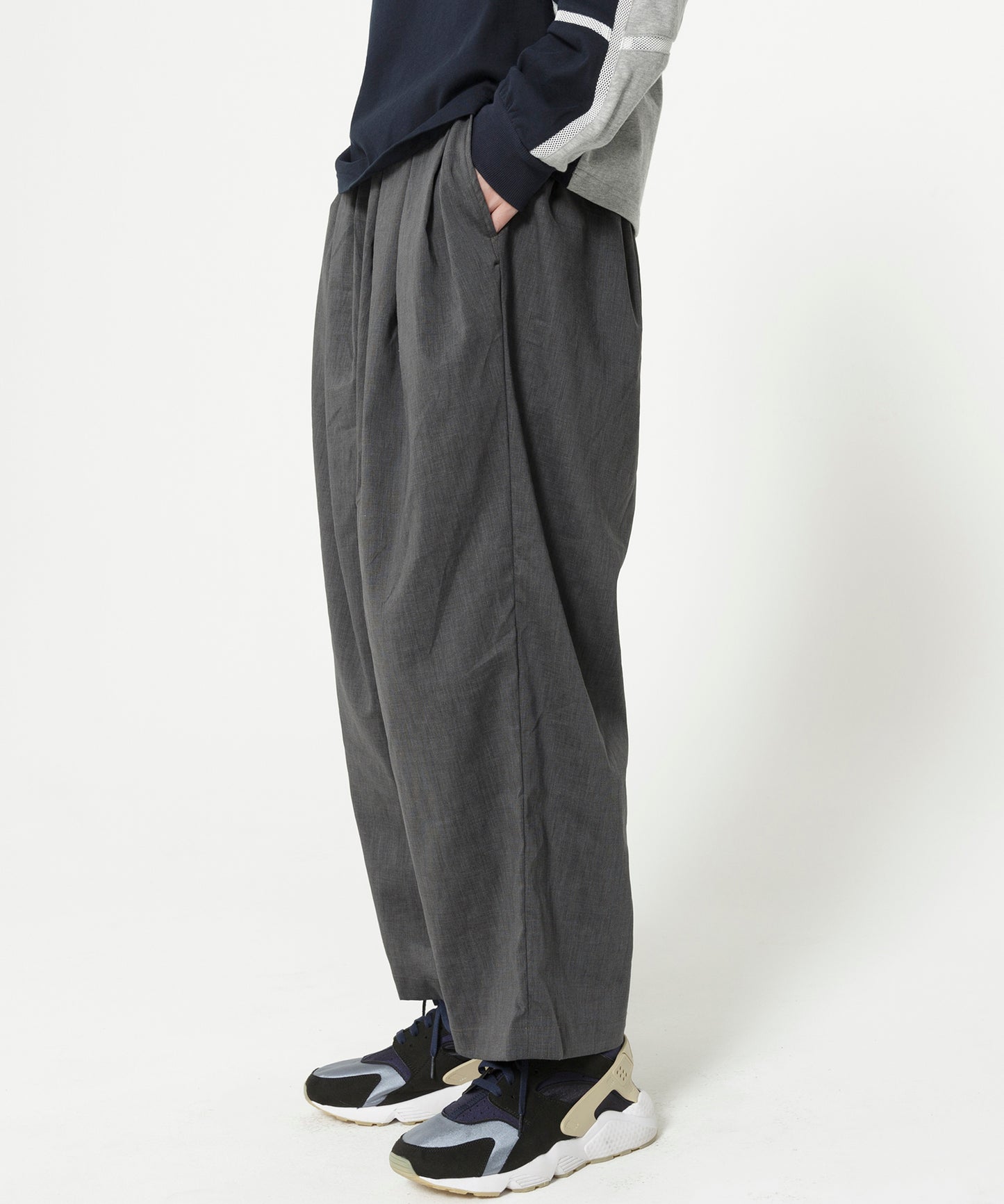 TRIPLE TUCK LINEN PANTS