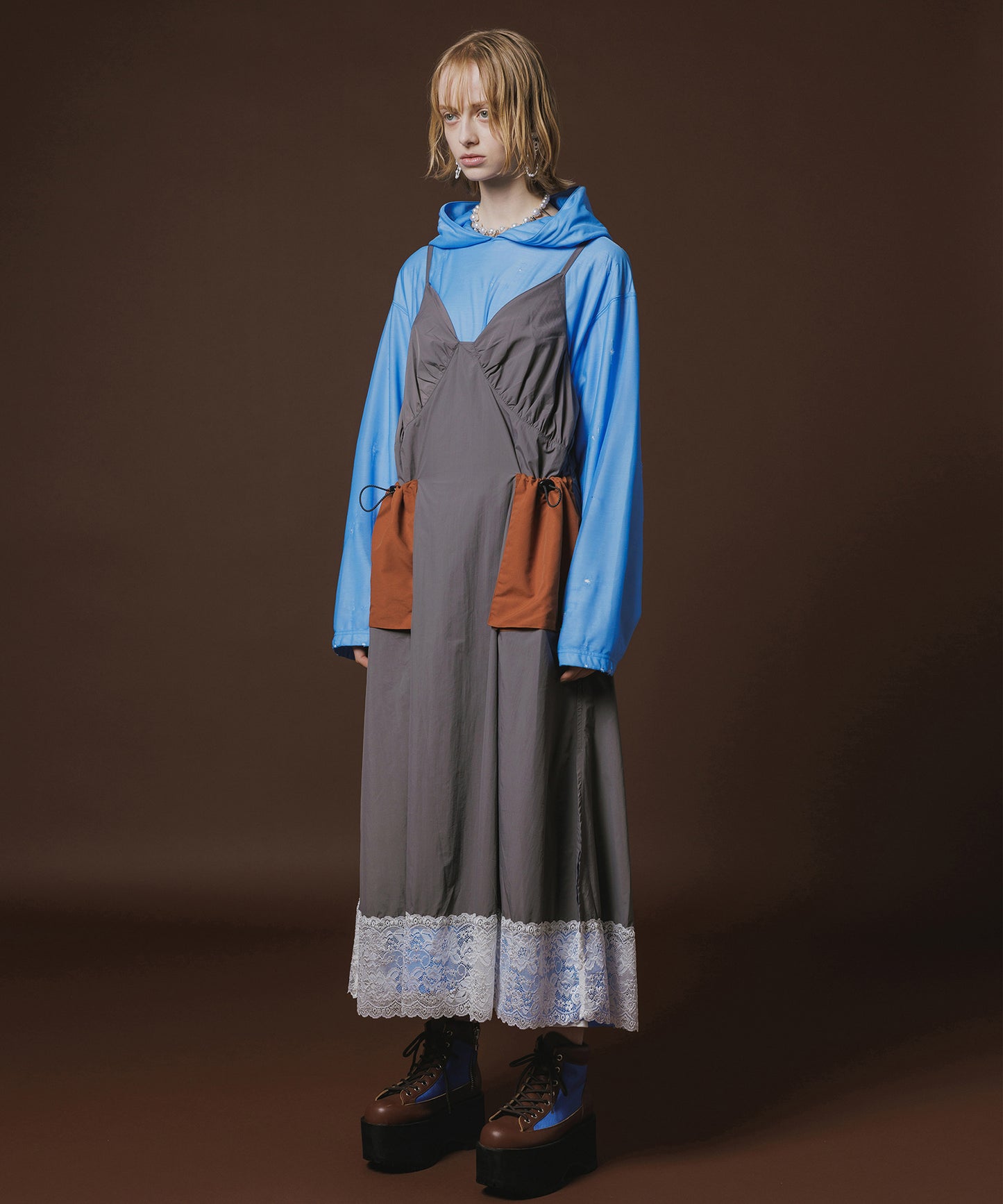 LACE GIMMICK ONE-PIECE