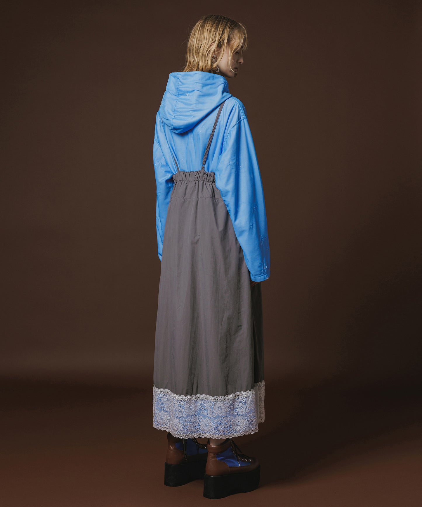 LACE GIMMICK ONE-PIECE