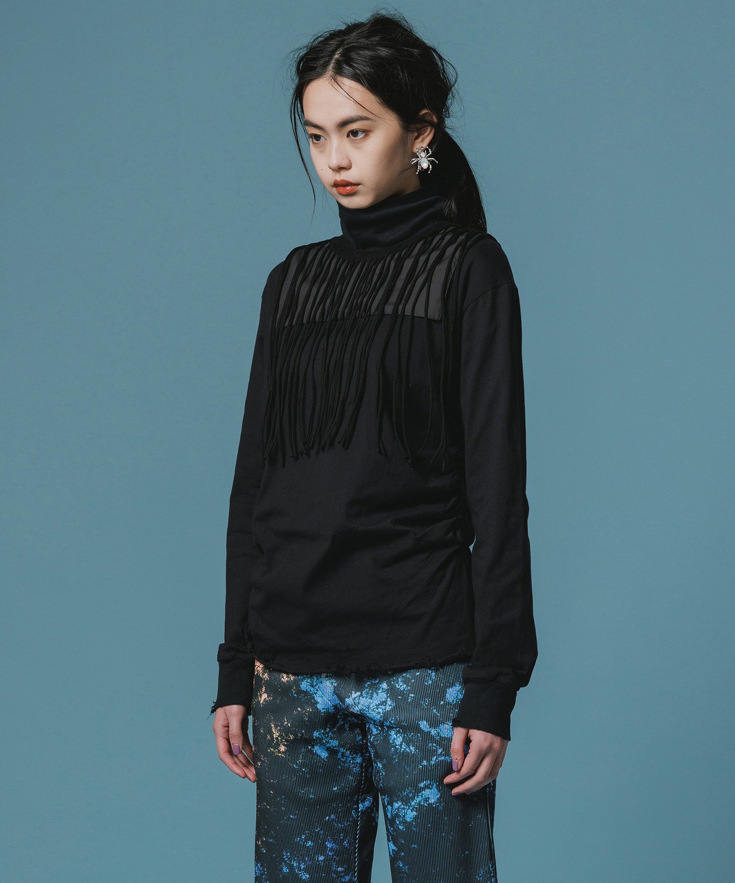 FRINGE COLLAR