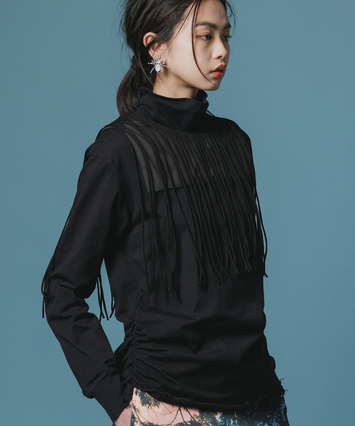 FRINGE COLLAR