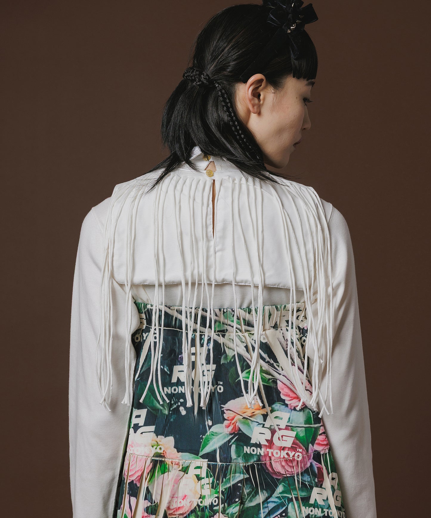 FRINGE COLLAR