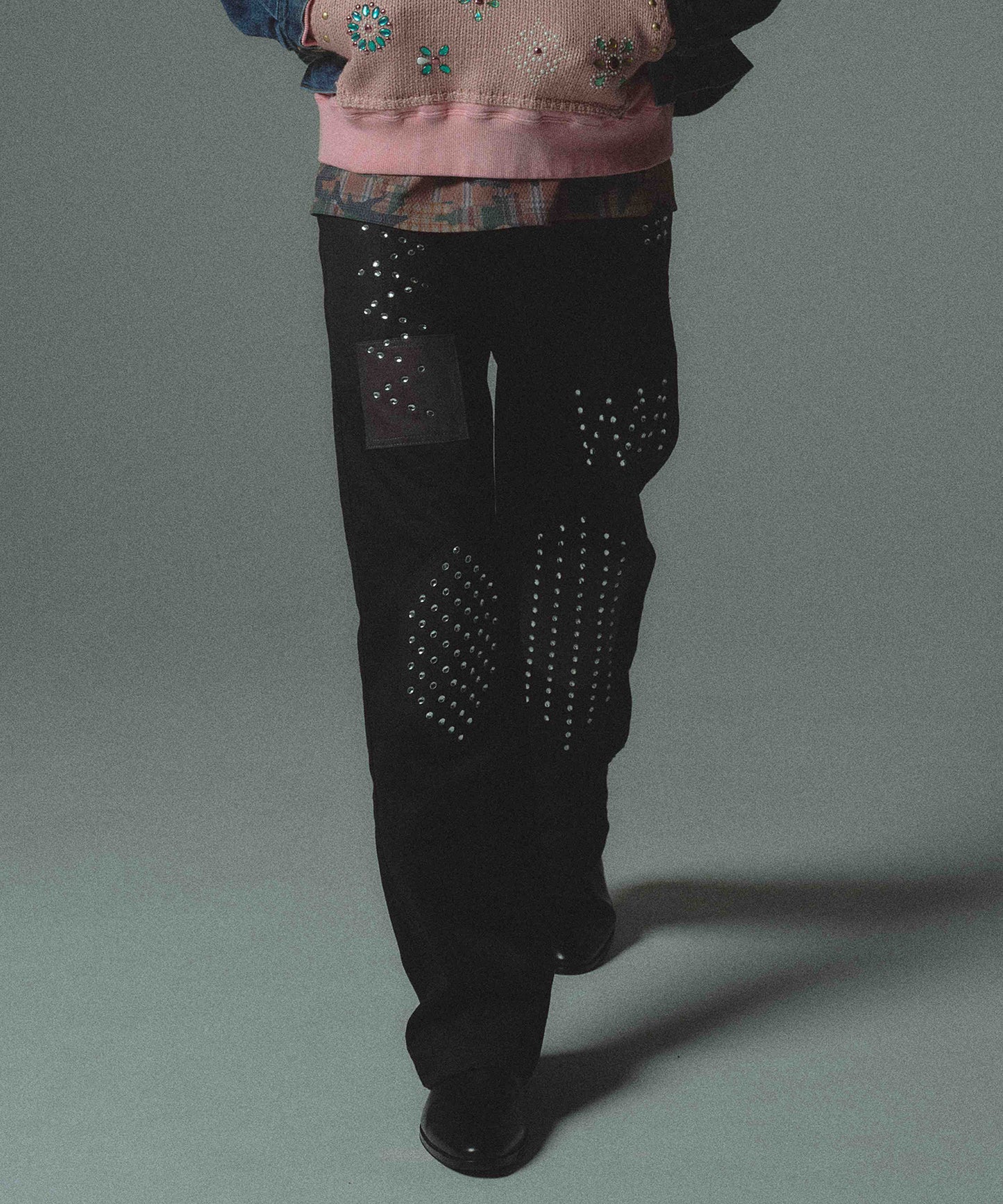 STUDS PATCHED PANTS