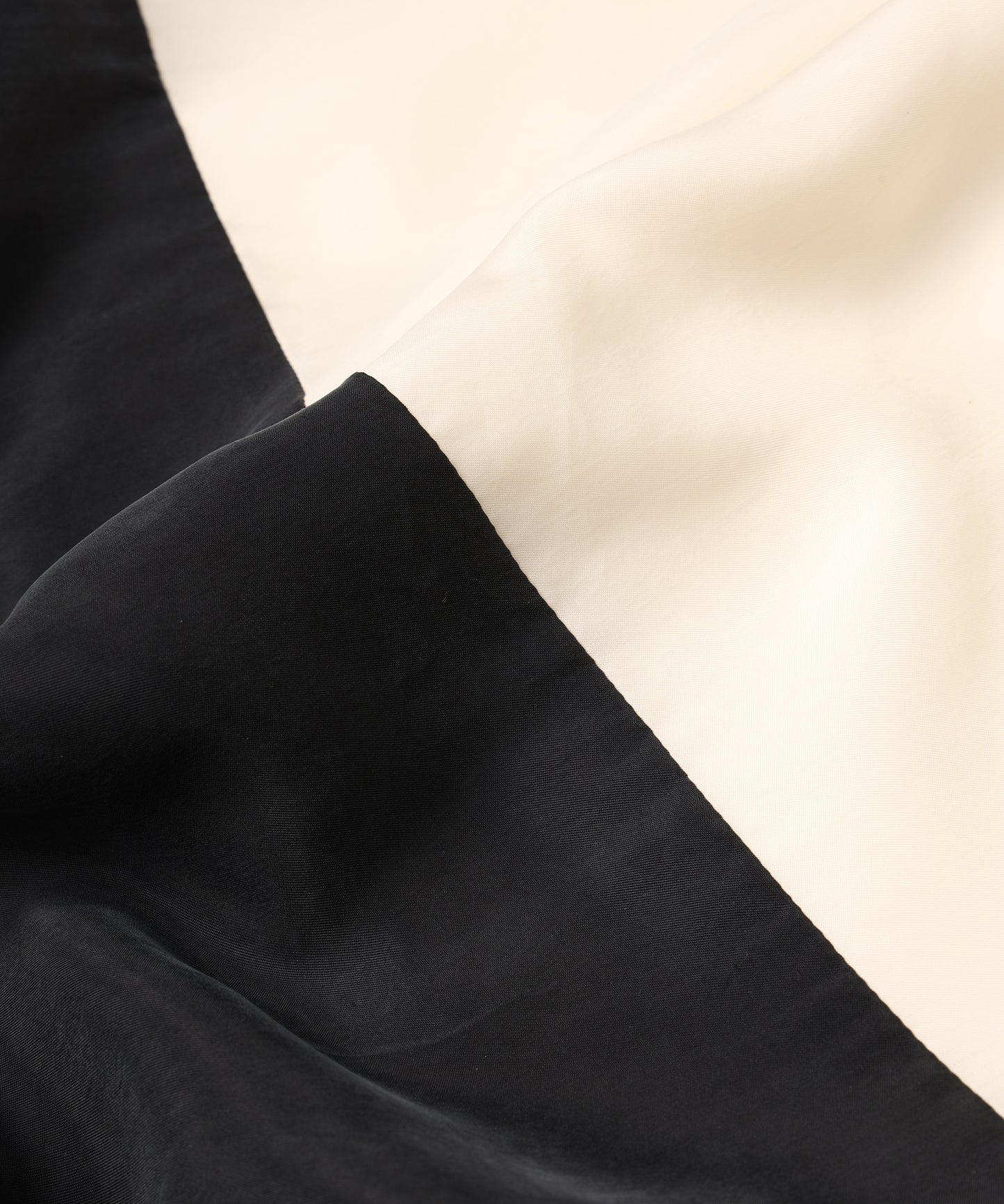 BLK/WHT EASY PT