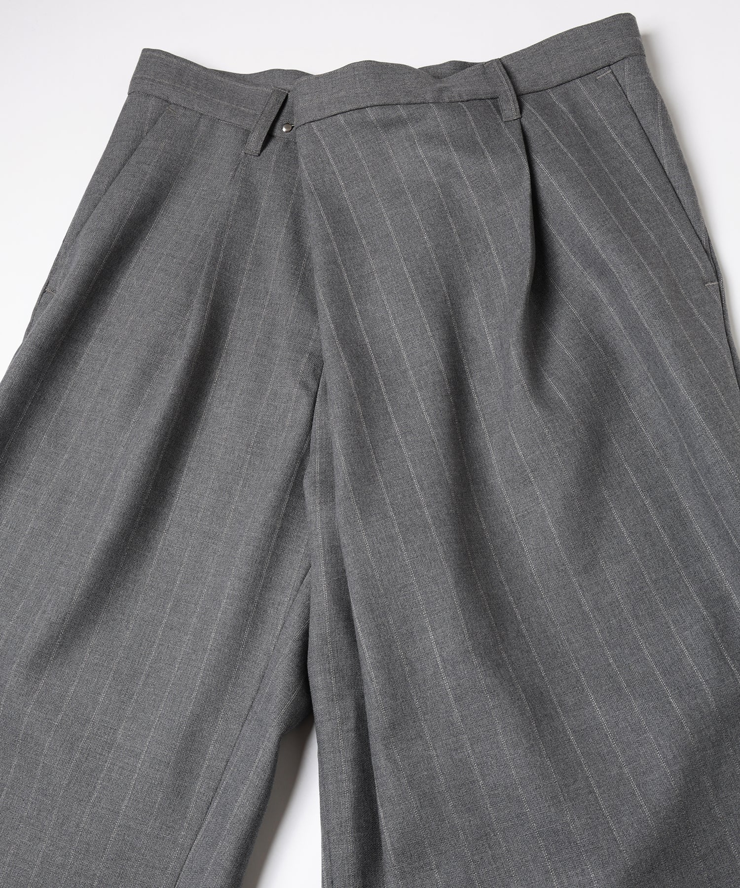 OVER RAP SLACKS – ANLIO（アンリオ）