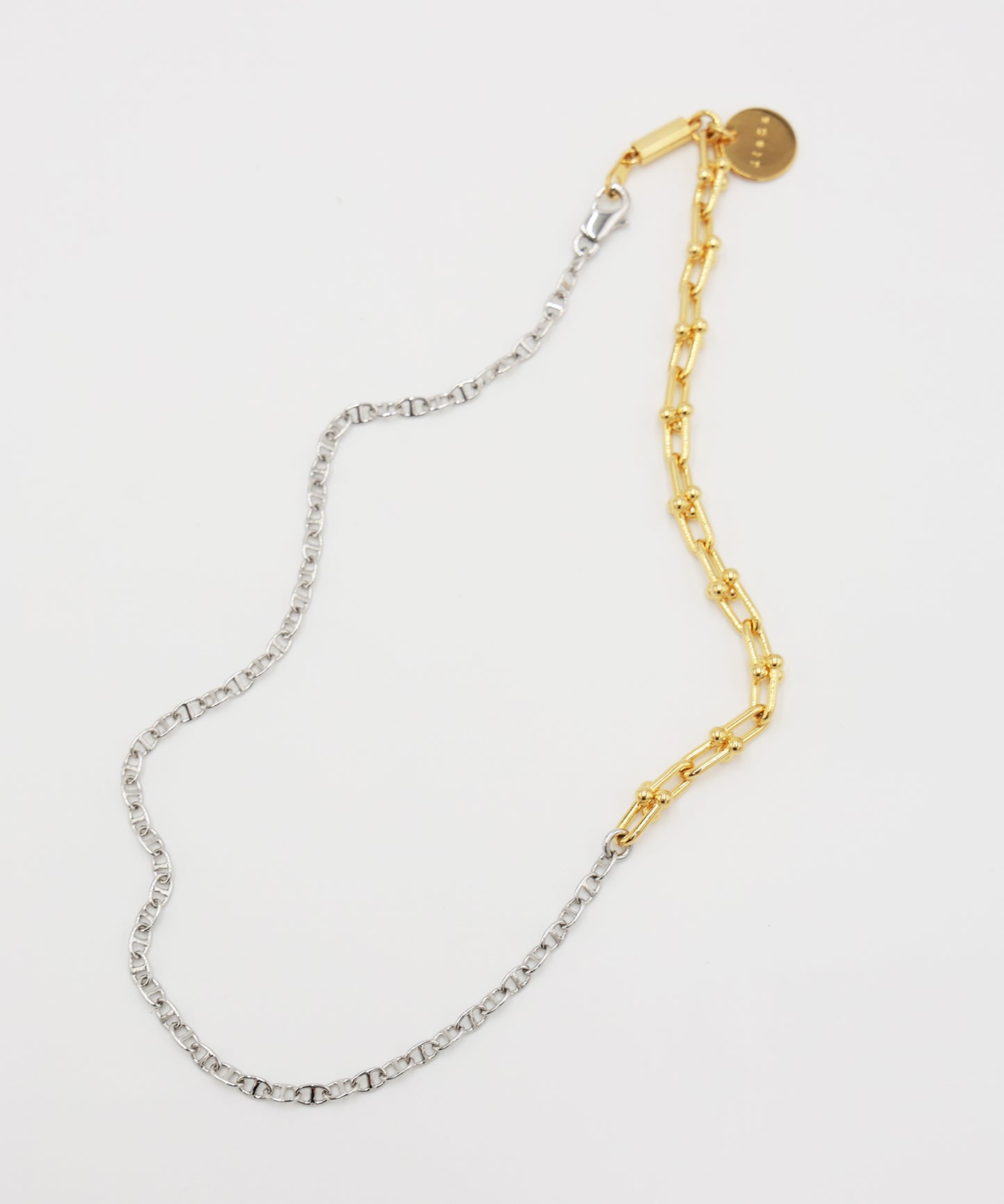 SWITCHING NECKLACE
