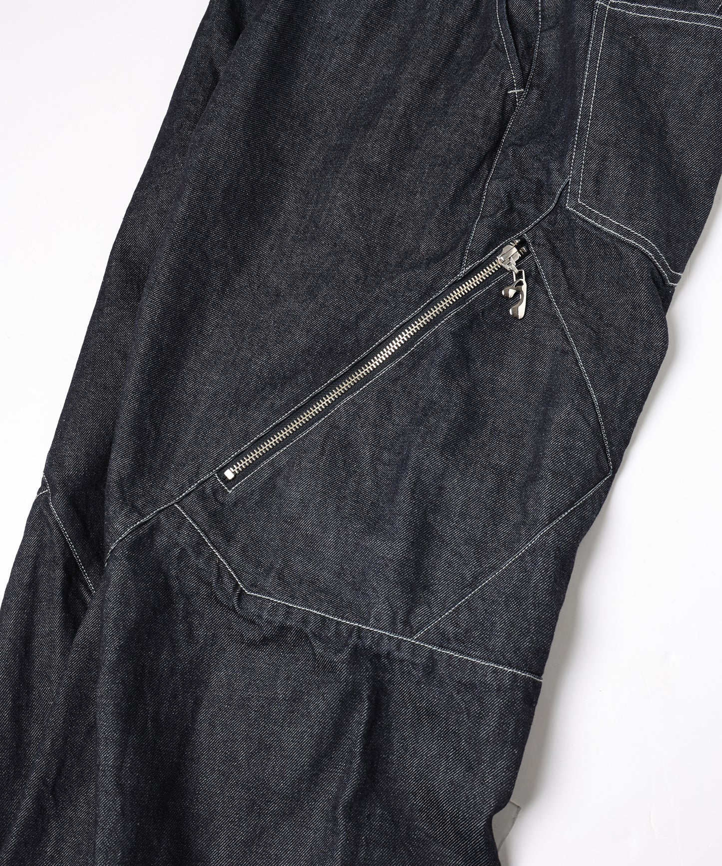 DRAPING OVER DENIM PANTS