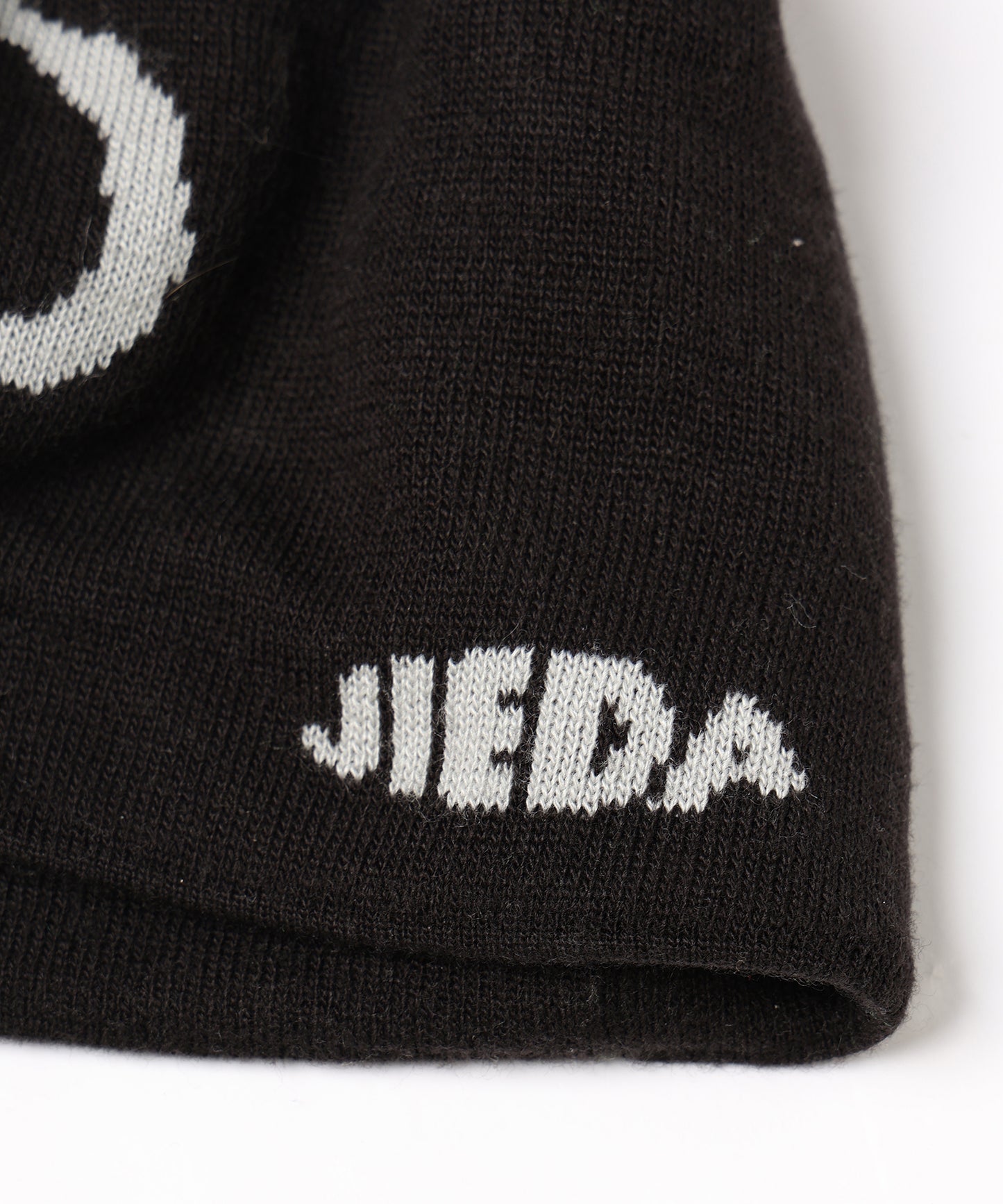 J LOGO KNIT CAP