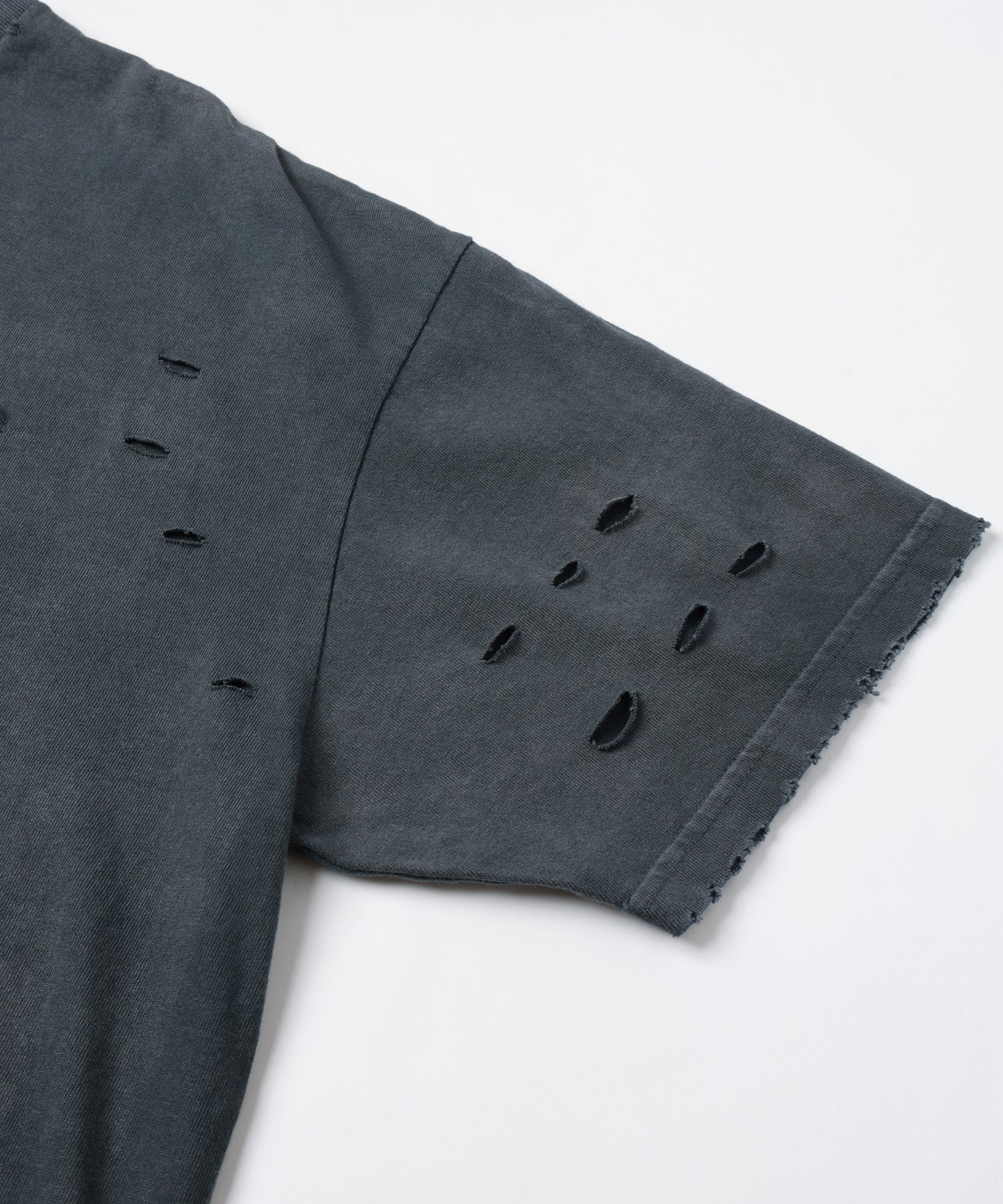 PEANUTSxDISCOVERED DAMAGE PIGMENT DYED TEE