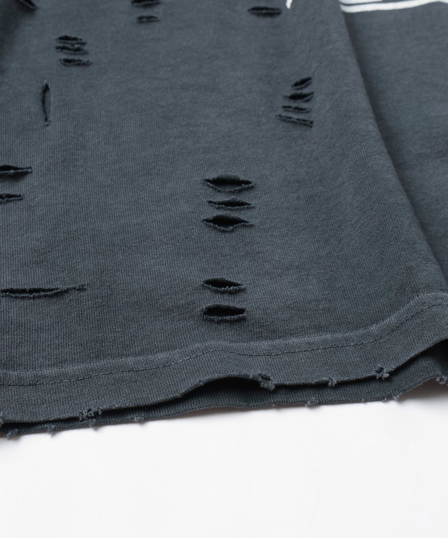 PEANUTSxDISCOVERED DAMAGE PIGMENT DYED TEE