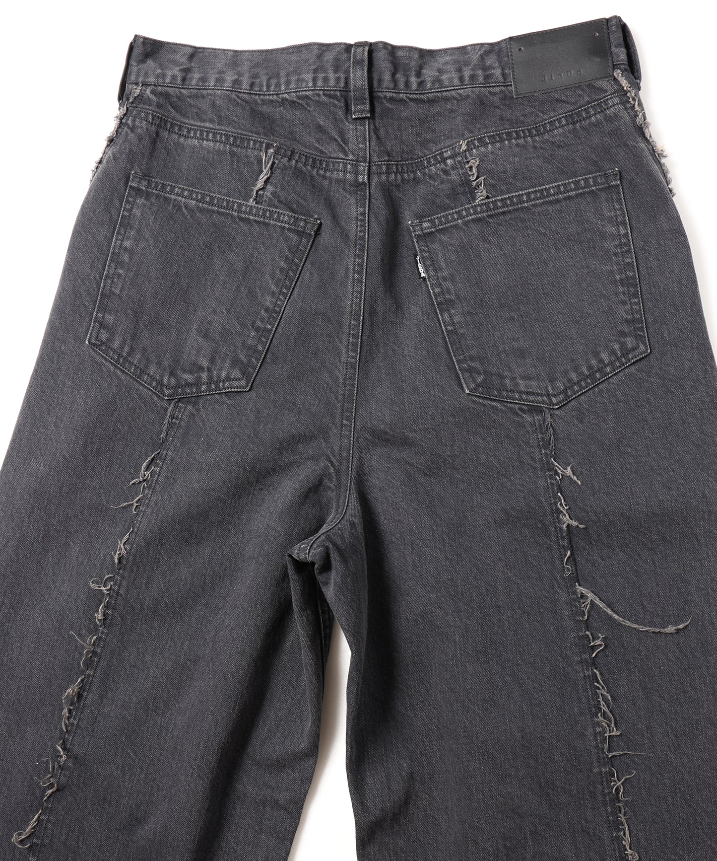 USED LOOSE FIT JEANS