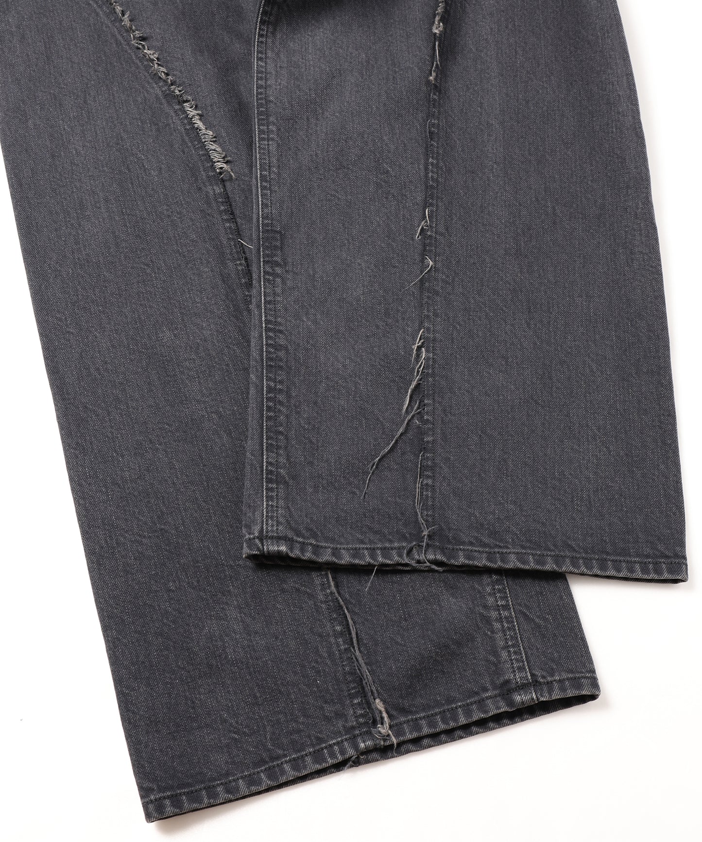 USED LOOSE FIT JEANS