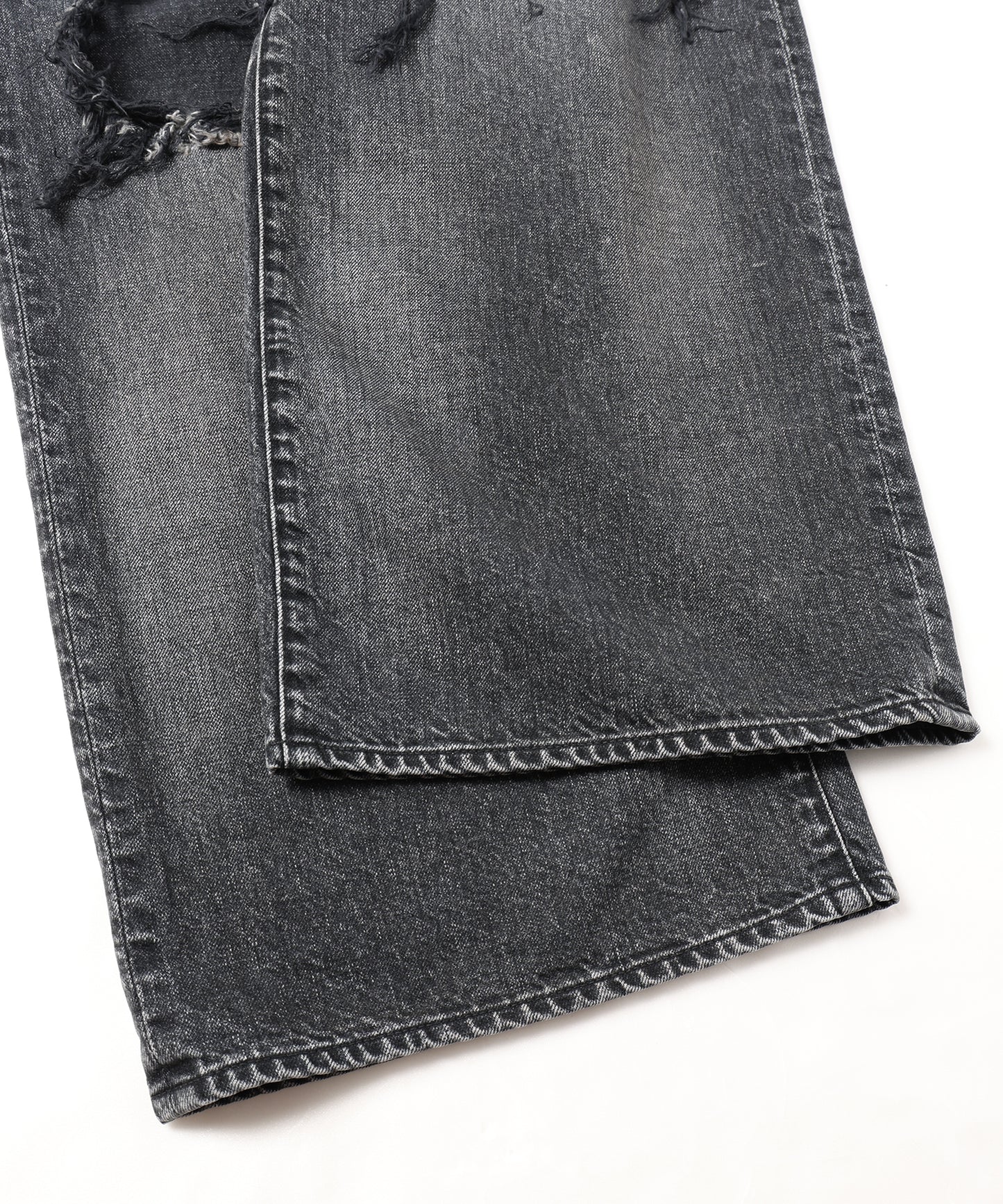 DAMAGE ONE TUCK WIDE STRAIGHT DENIM