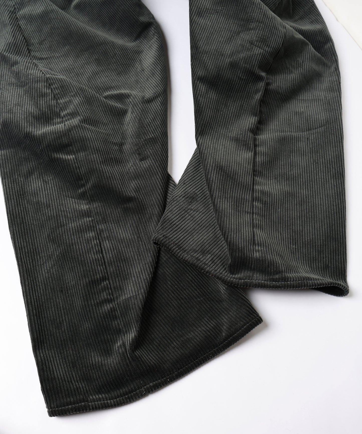3D CUTTING CODYROY PANTS