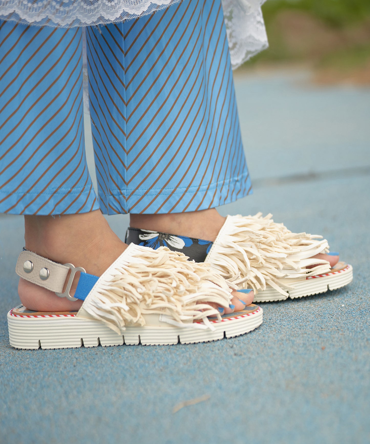 あなたのくせっ毛サンダル_Blue×White sole