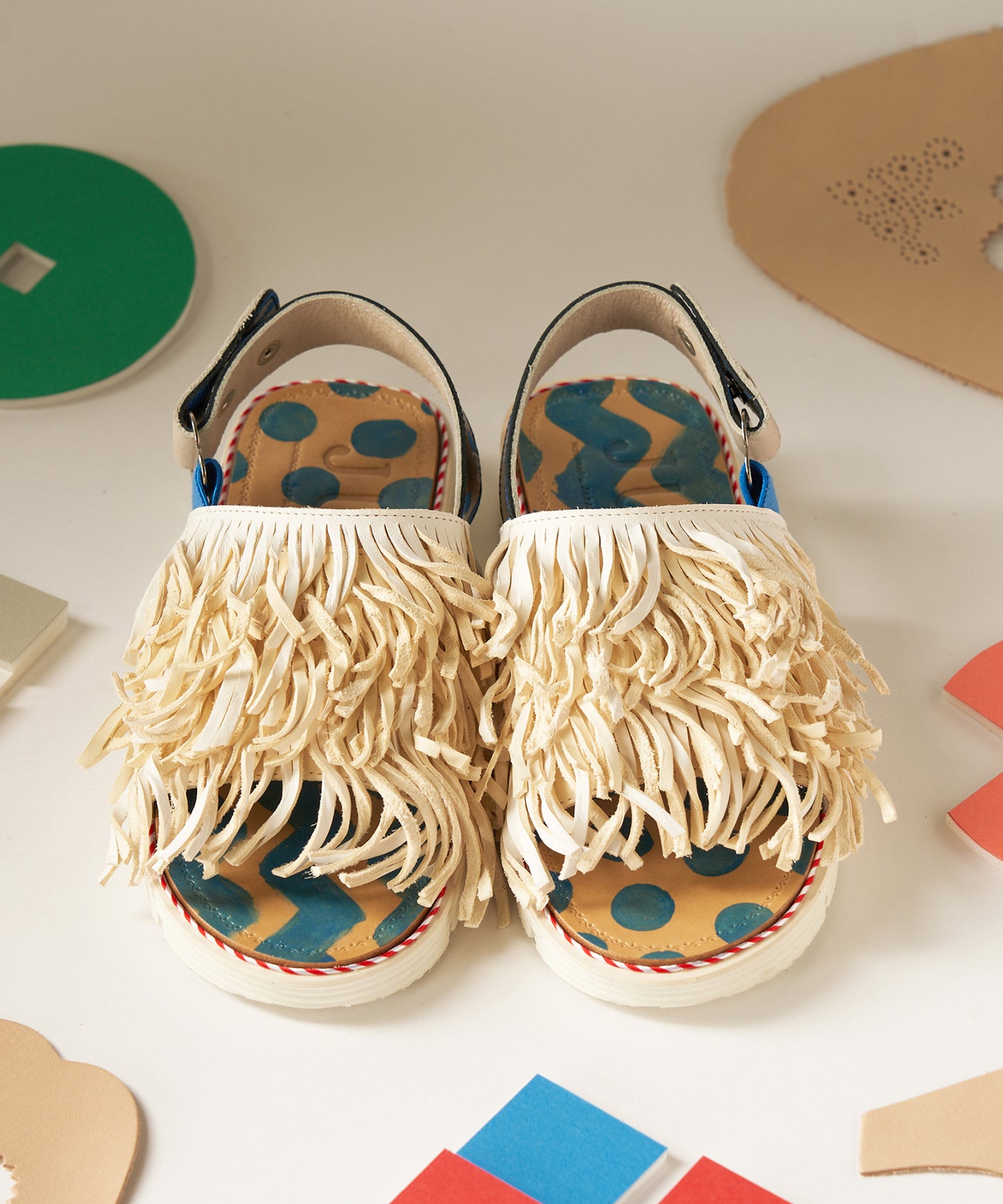あなたのくせっ毛サンダル_Blue×White sole