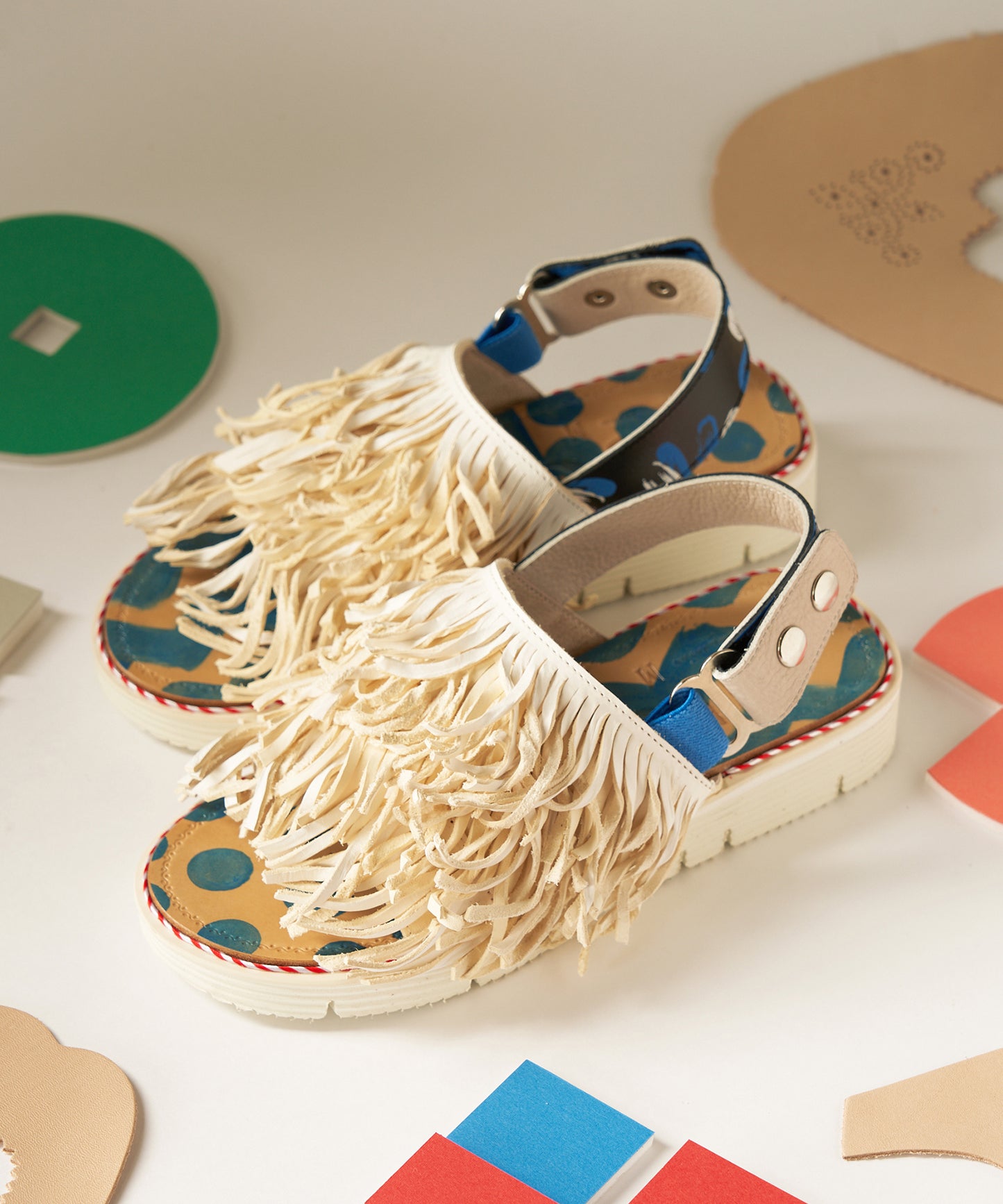 あなたのくせっ毛サンダル_Blue×White sole