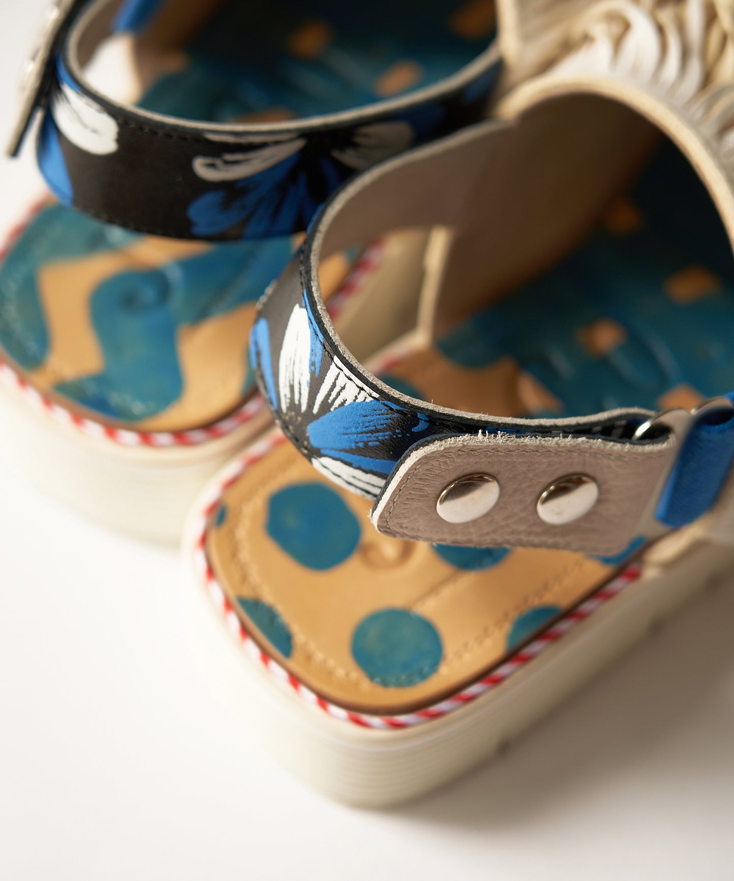 あなたのくせっ毛サンダル_Blue×White sole