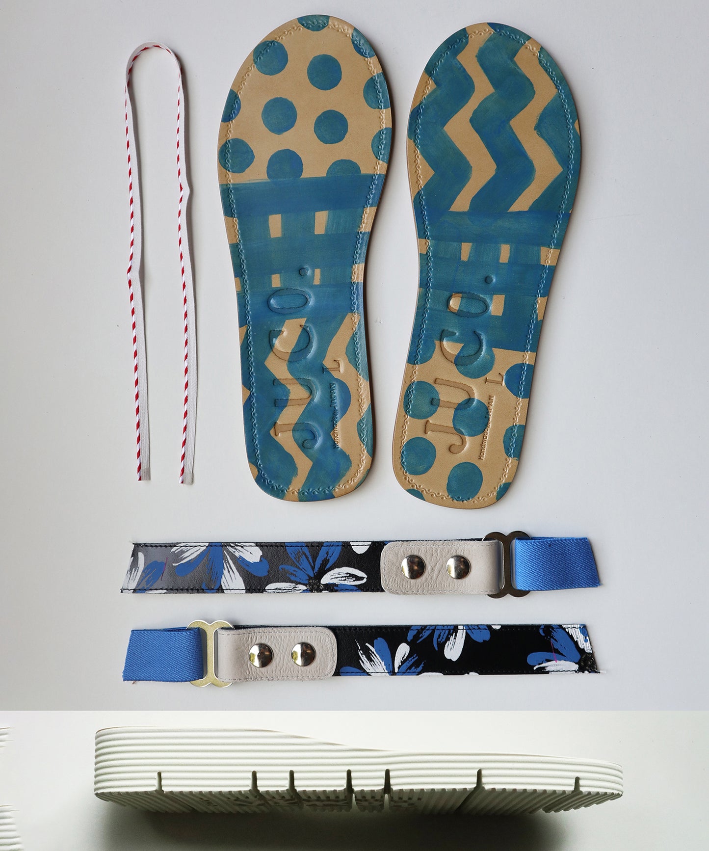 あなたのくせっ毛サンダル_Blue×White sole
