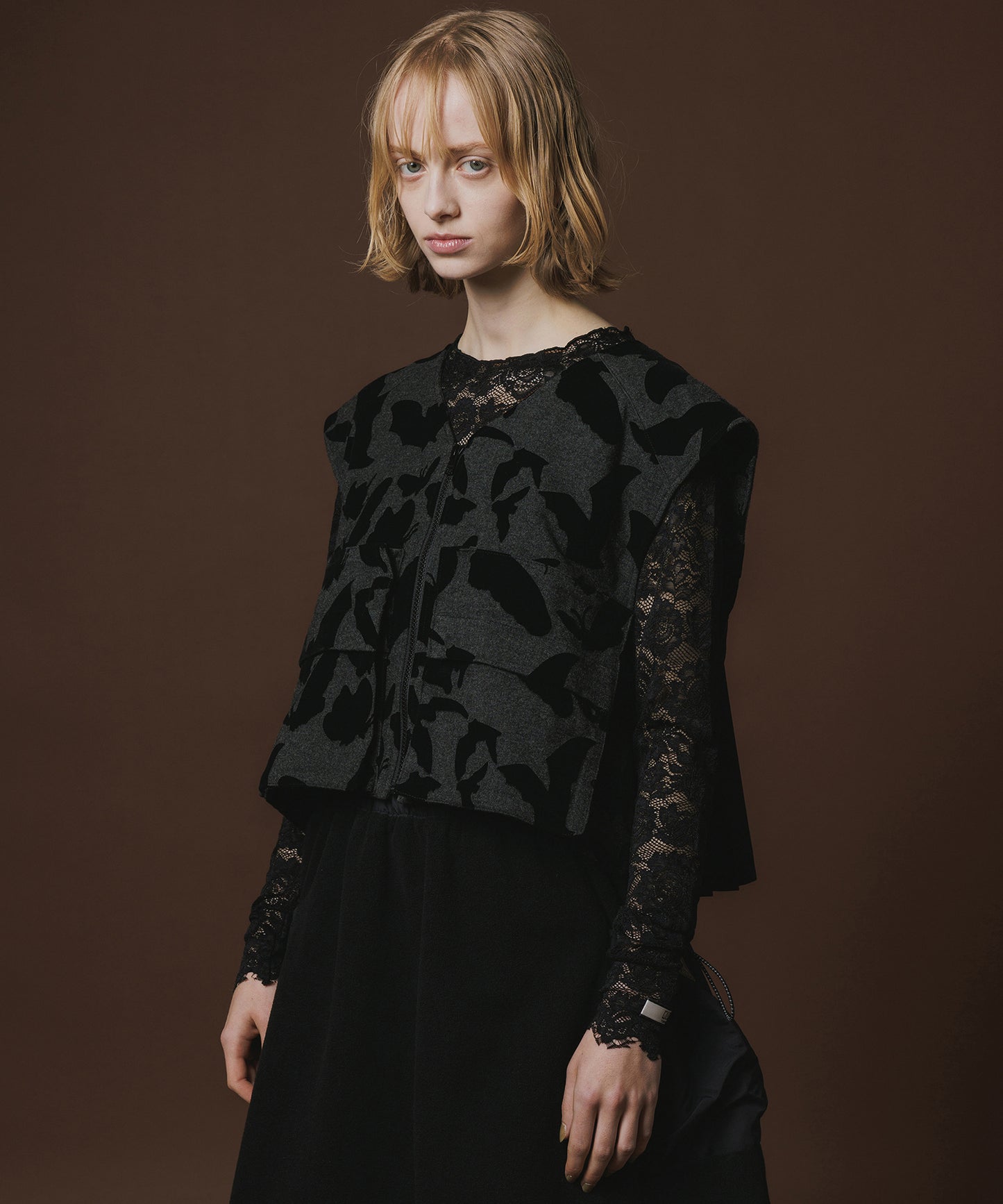 BACK PLEATS FLOCKY VEST