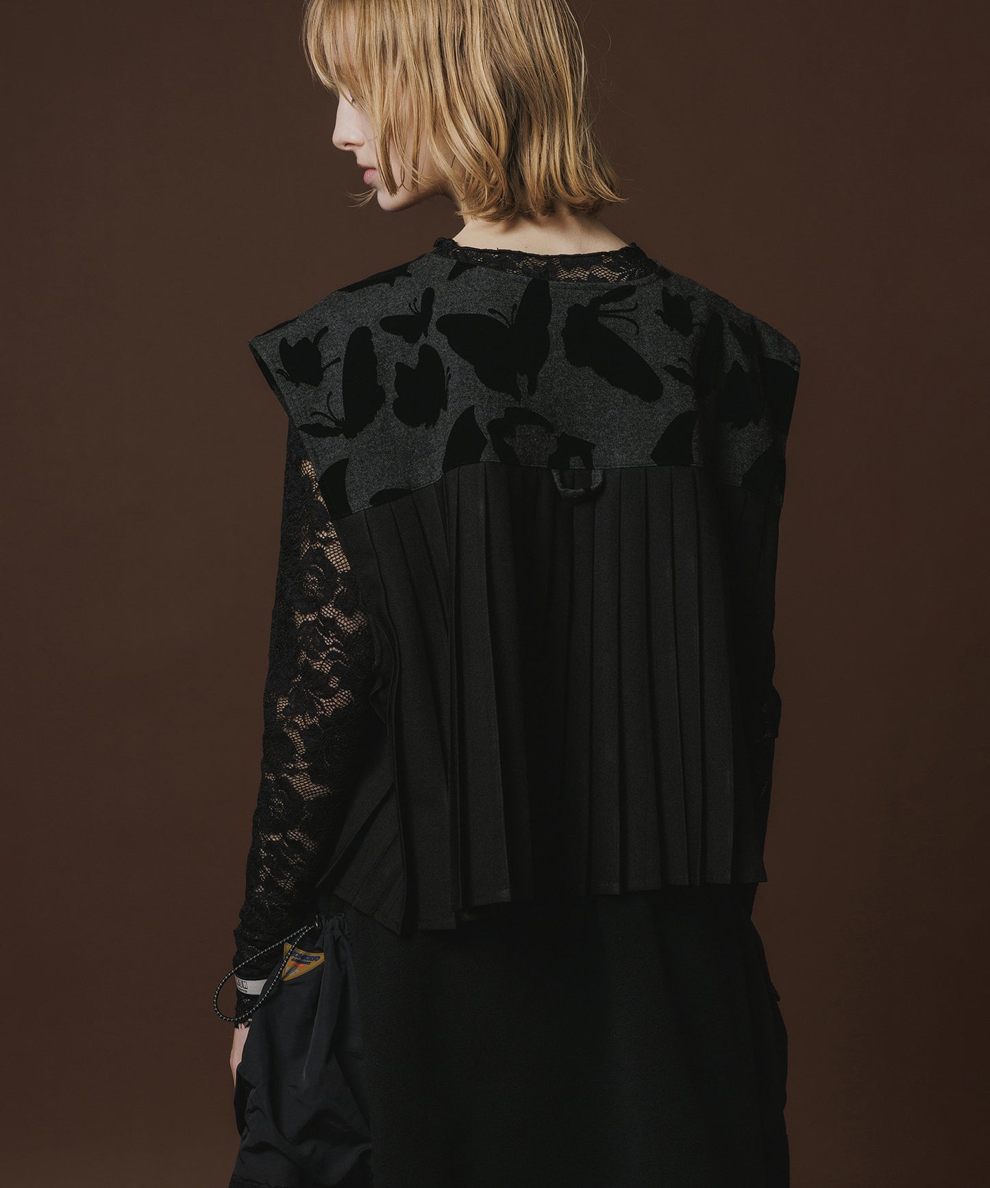 BACK PLEATS FLOCKY VEST