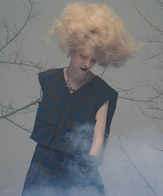 BACK PLEATS FLOCKY VEST