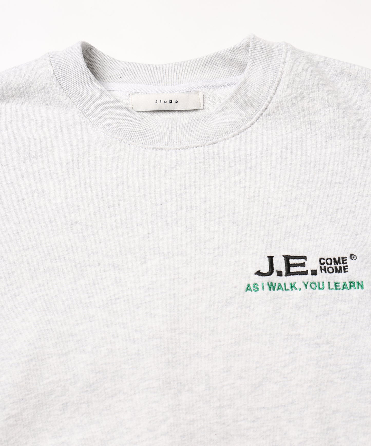 JE EMBROIDERY SWEAT CREW