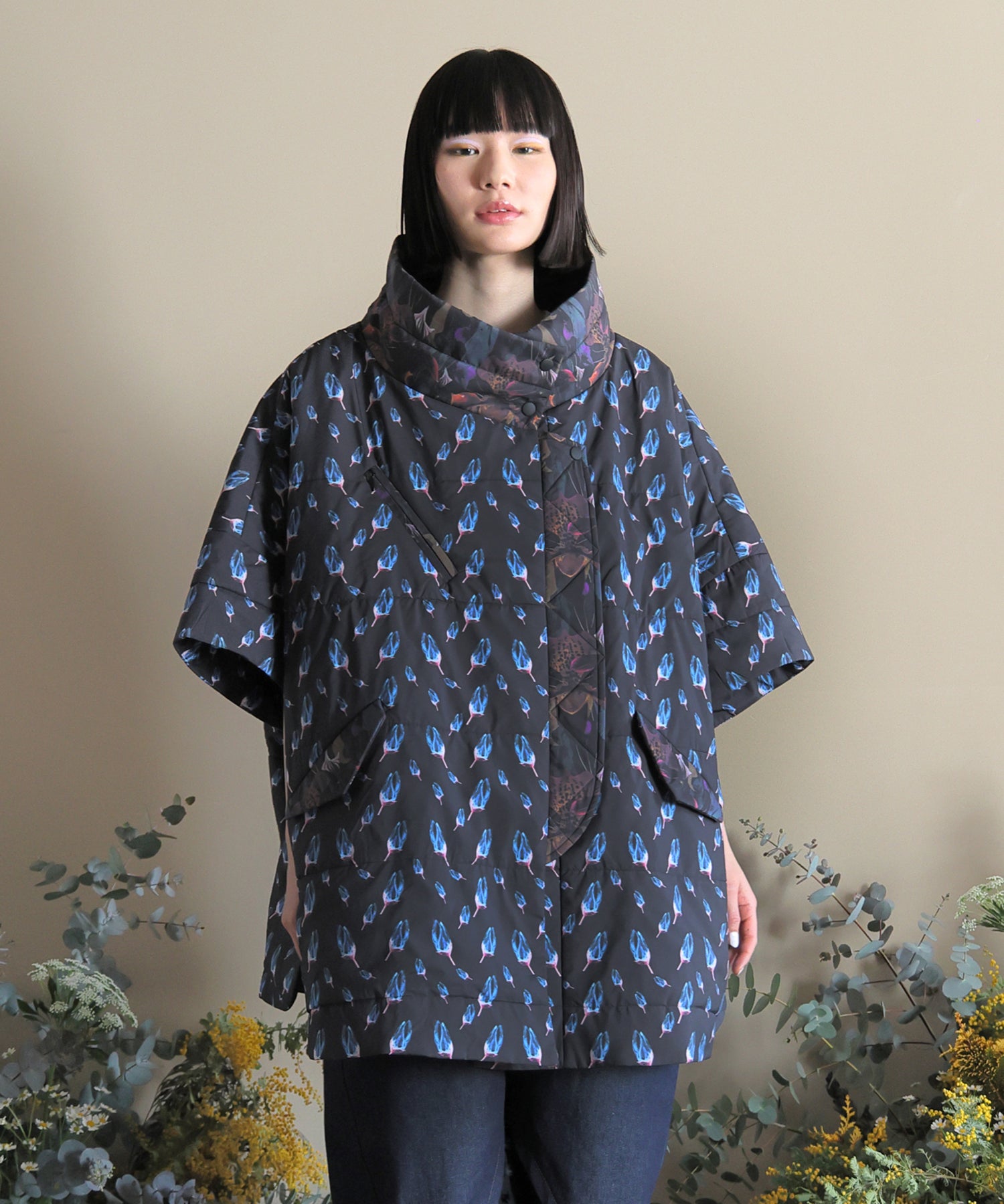 Flower Down Poncho Jacket 【納期9月下旬】 – ANLIO（アンリオ）