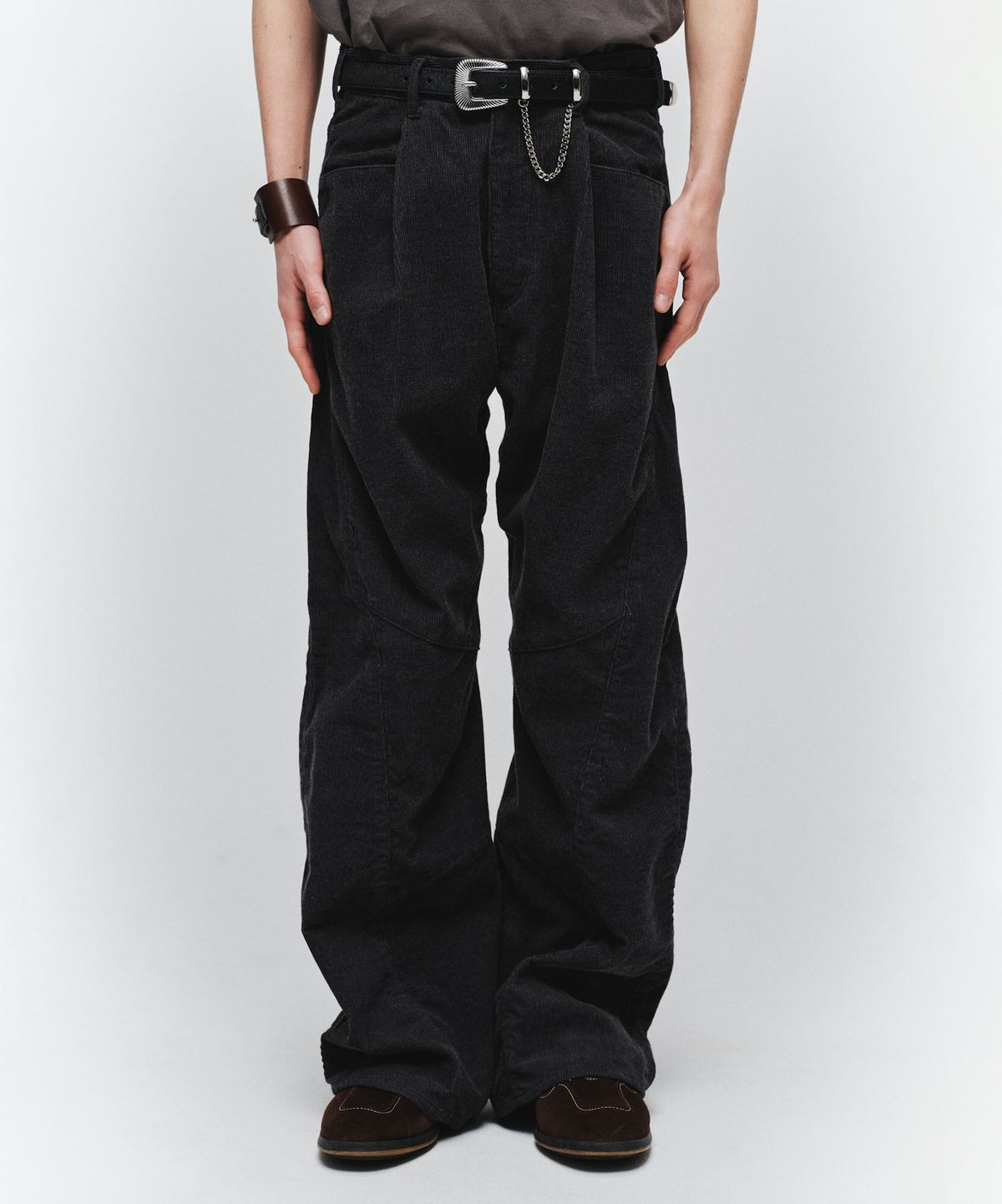 ENGINEERED DRAPING FLARE CORDUROY PANTS