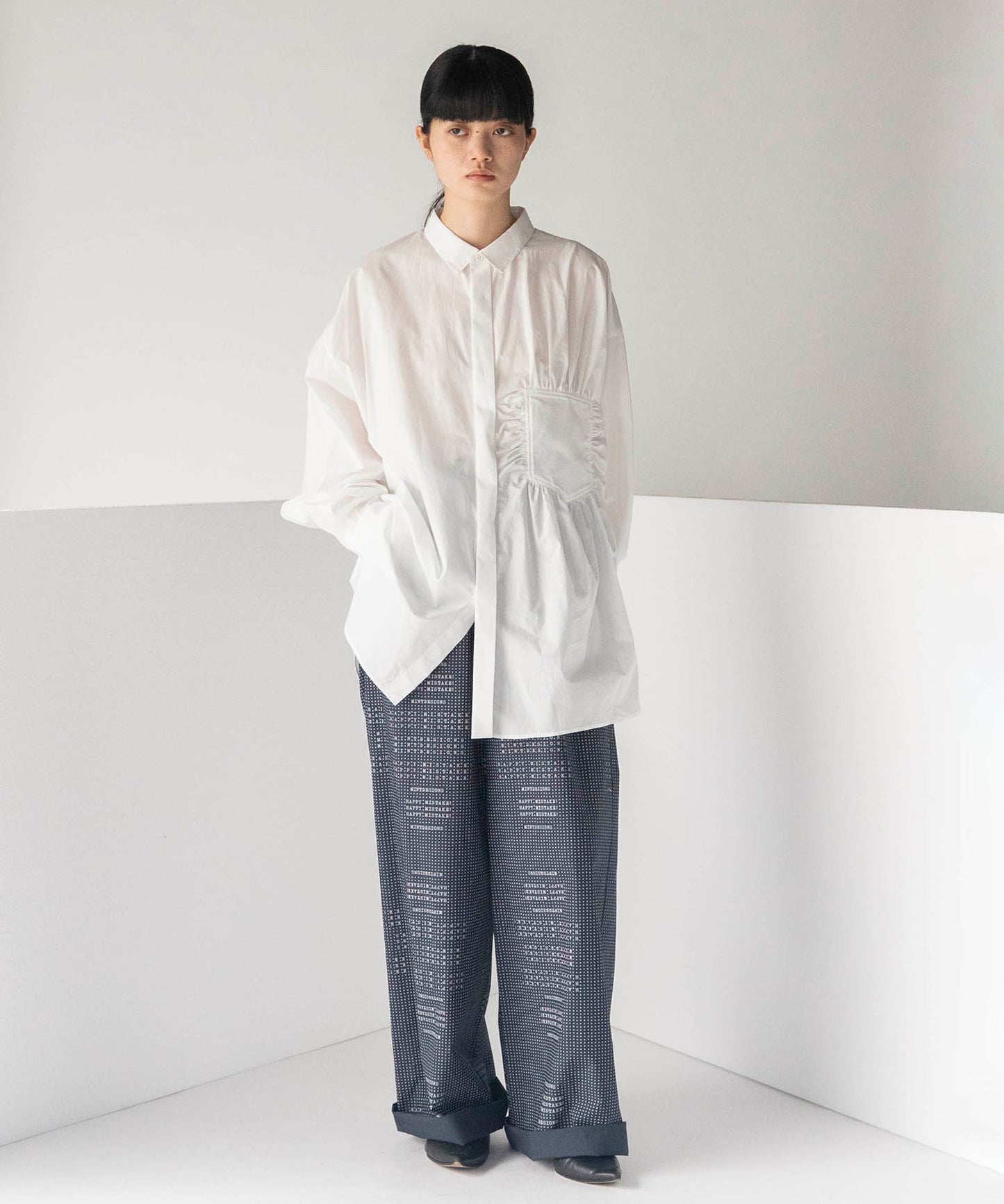 NEGATIVE SPACE POCKET SHIRT