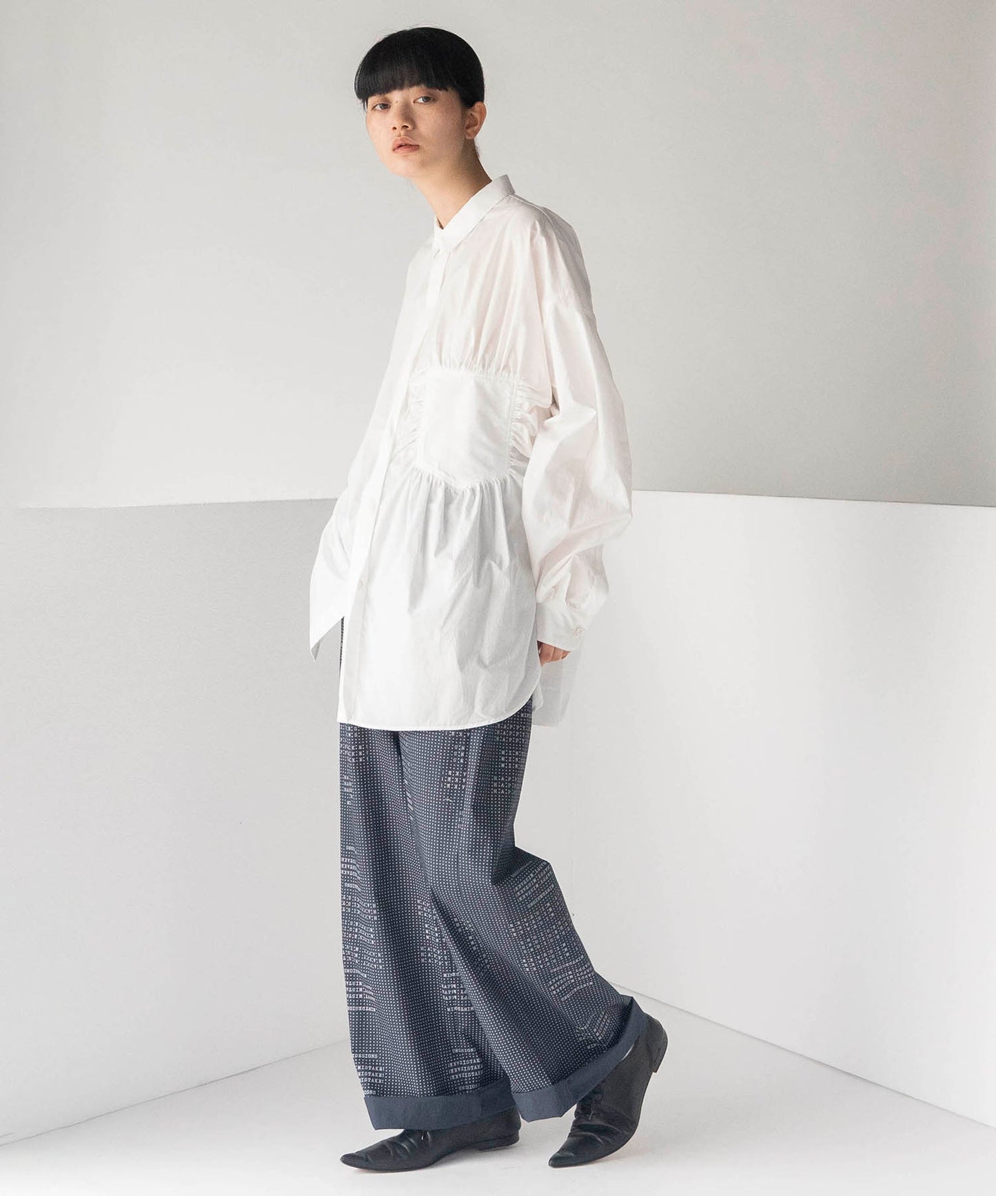 NEGATIVE SPACE POCKET SHIRT