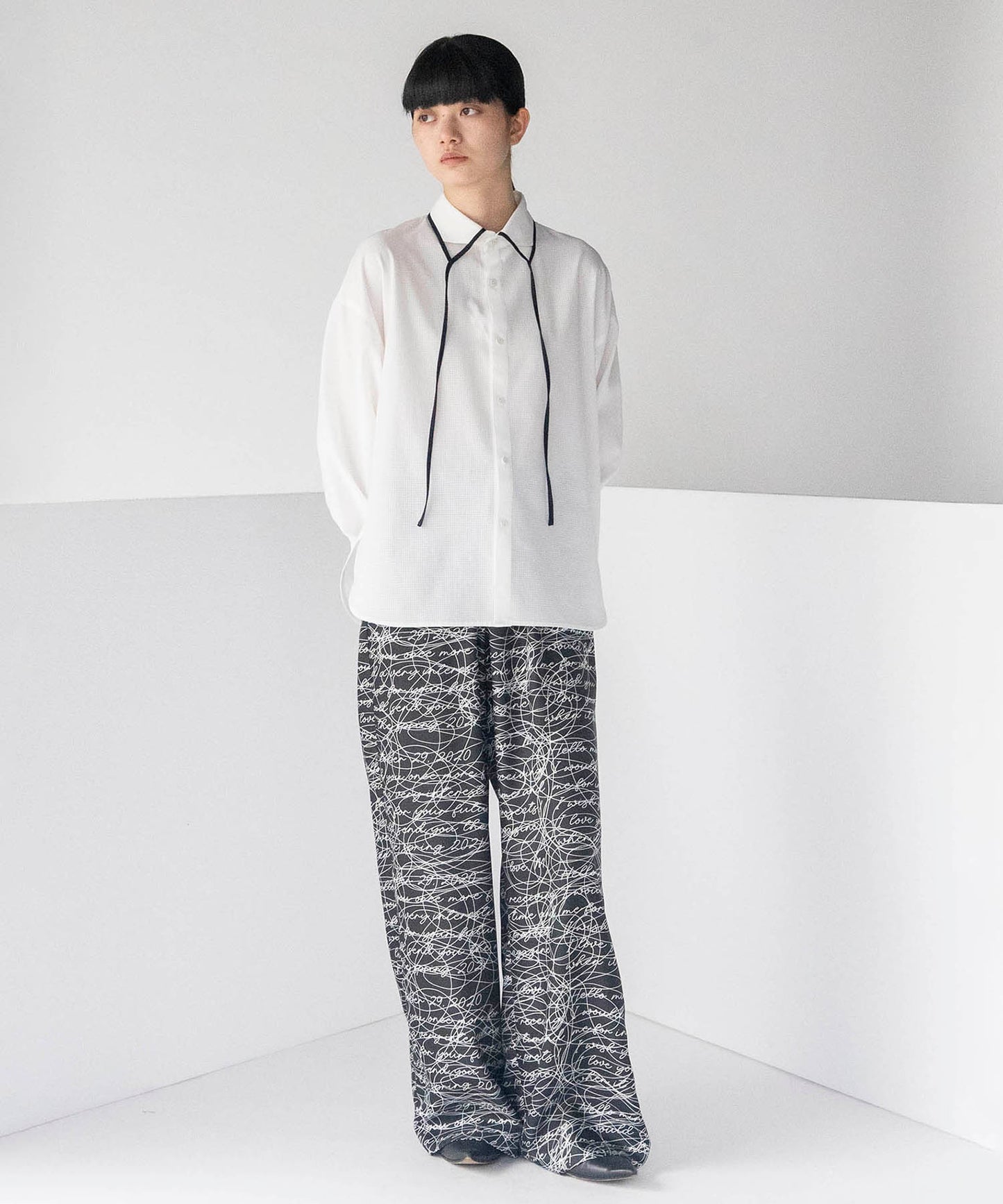 INK LETTER GATHER PANTS
