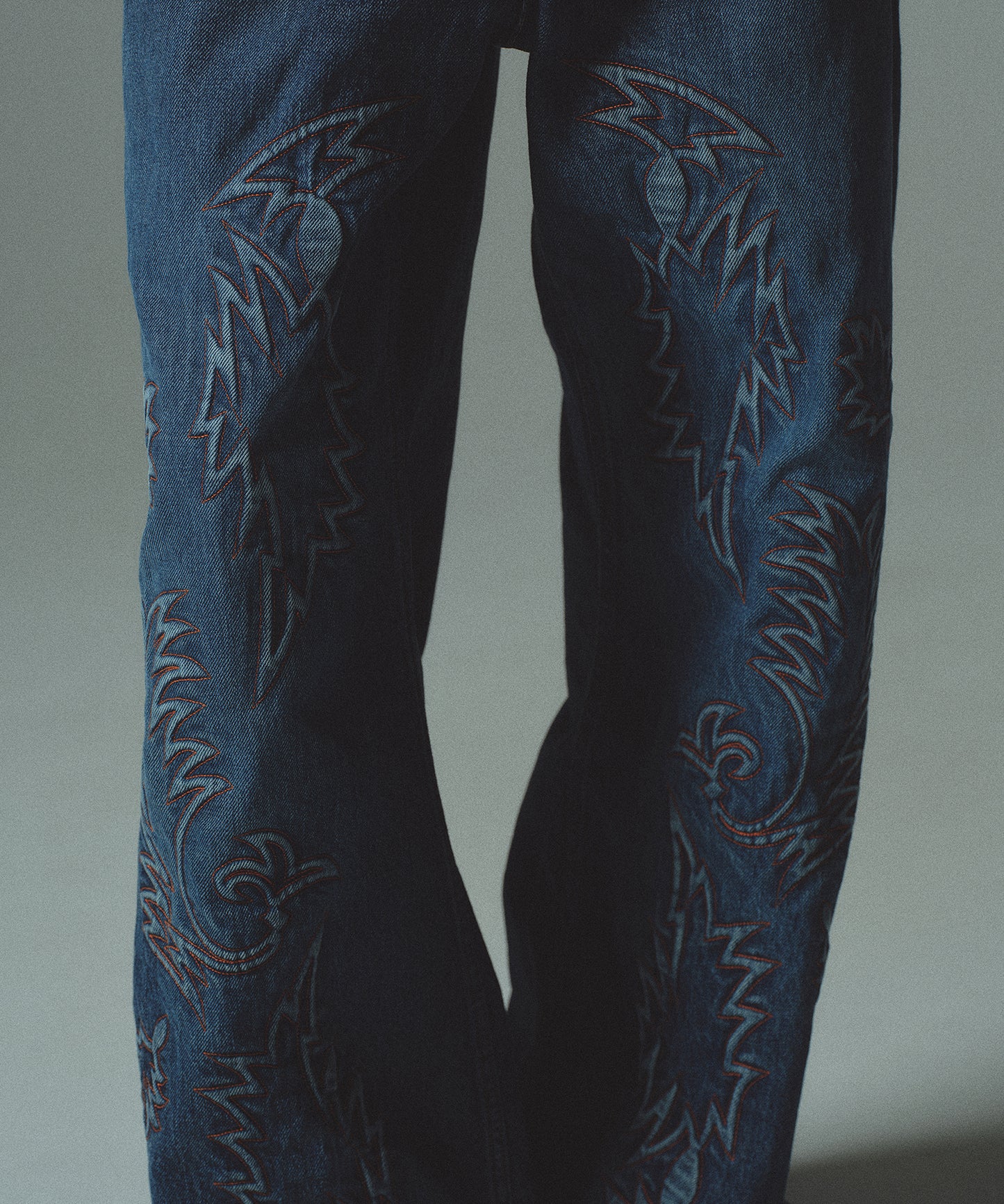 EMBROIDERY DENIM PANTS