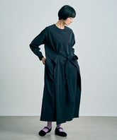 チャコールグレー