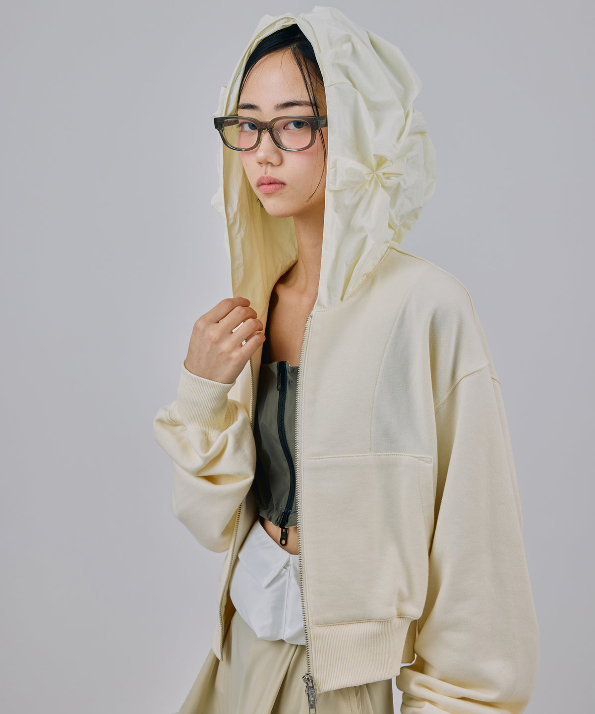 FLOWER SMOCKING HOODIE