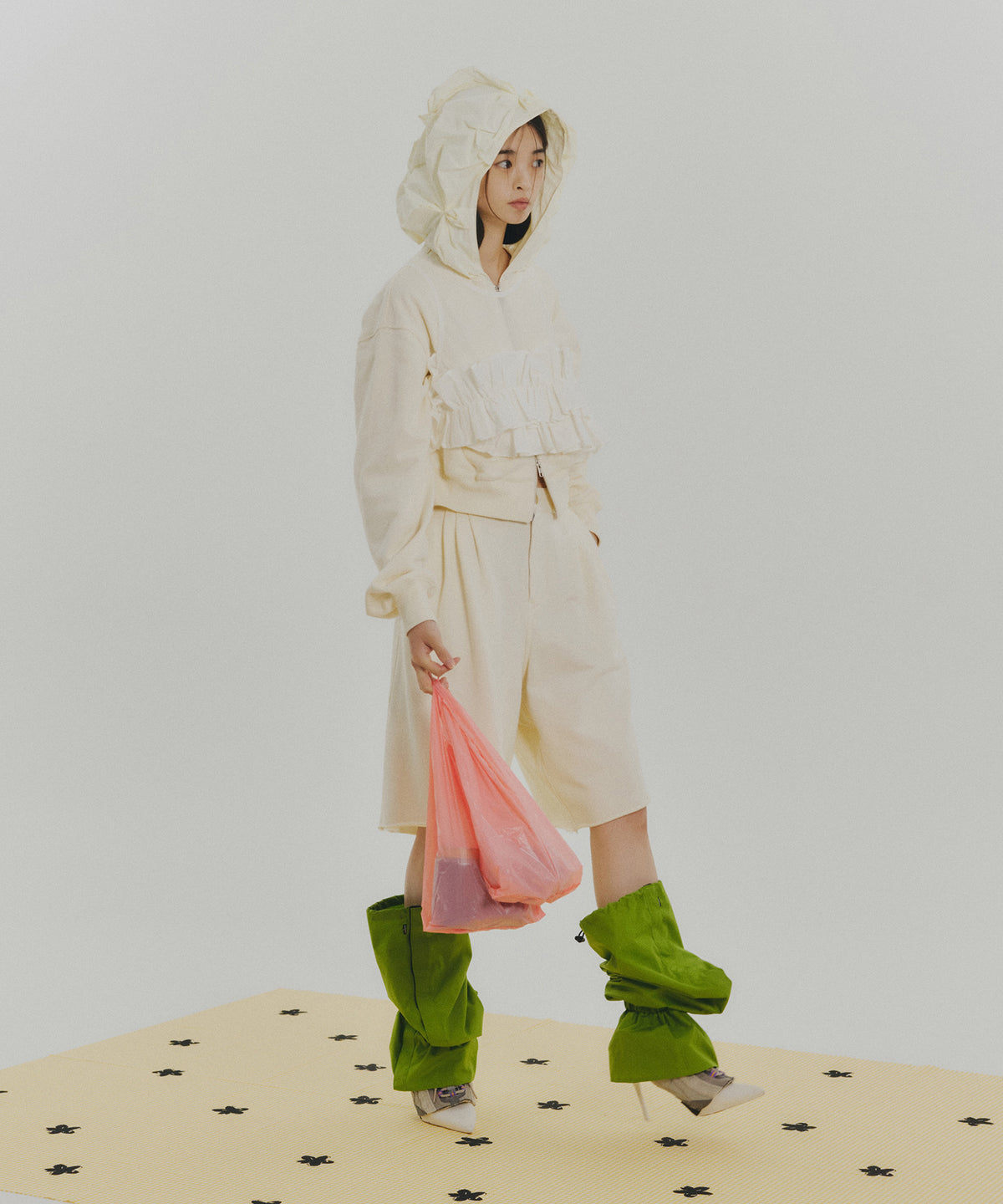 FLOWER SMOCKING HOODIE