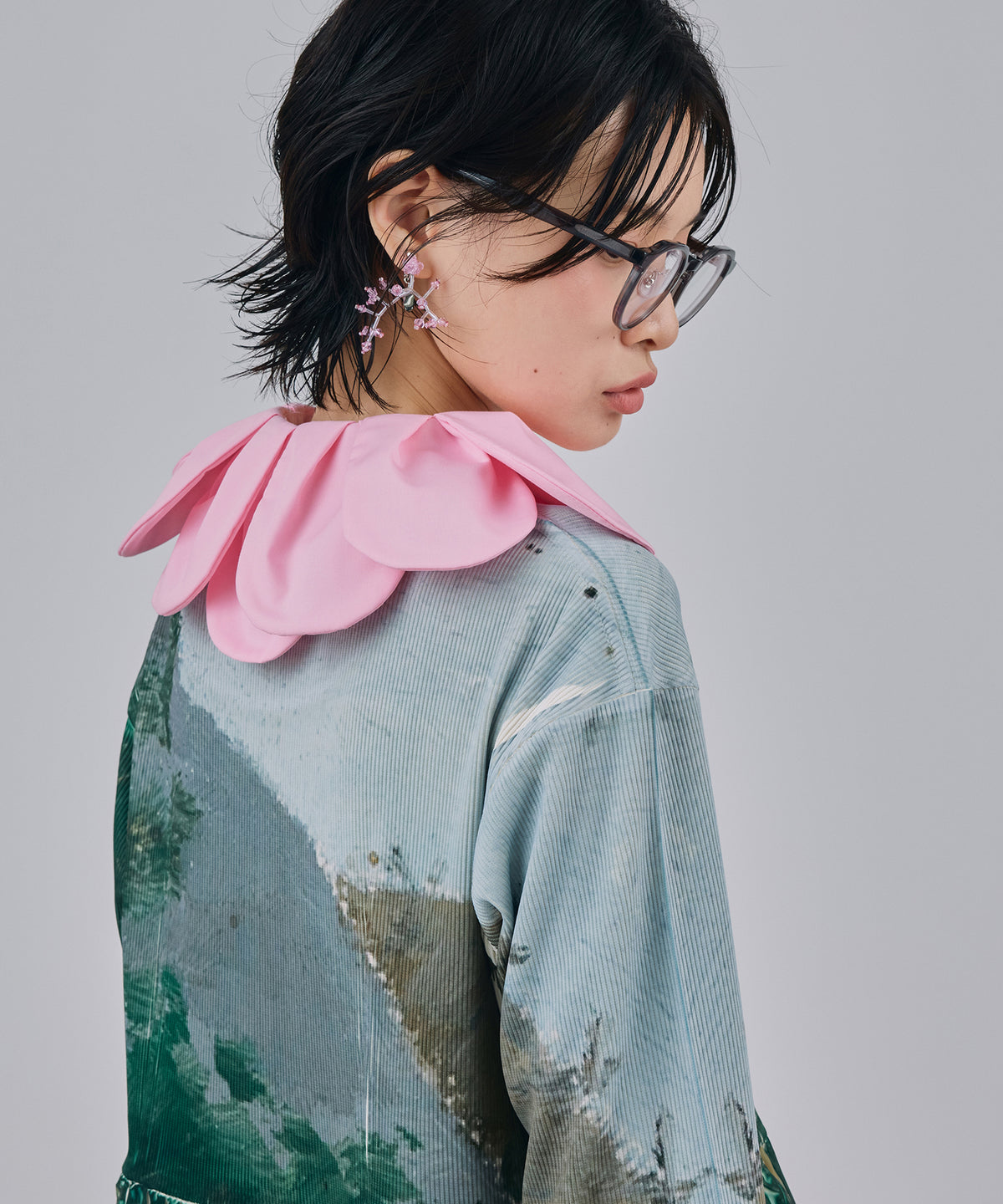 PETAL COLLAR