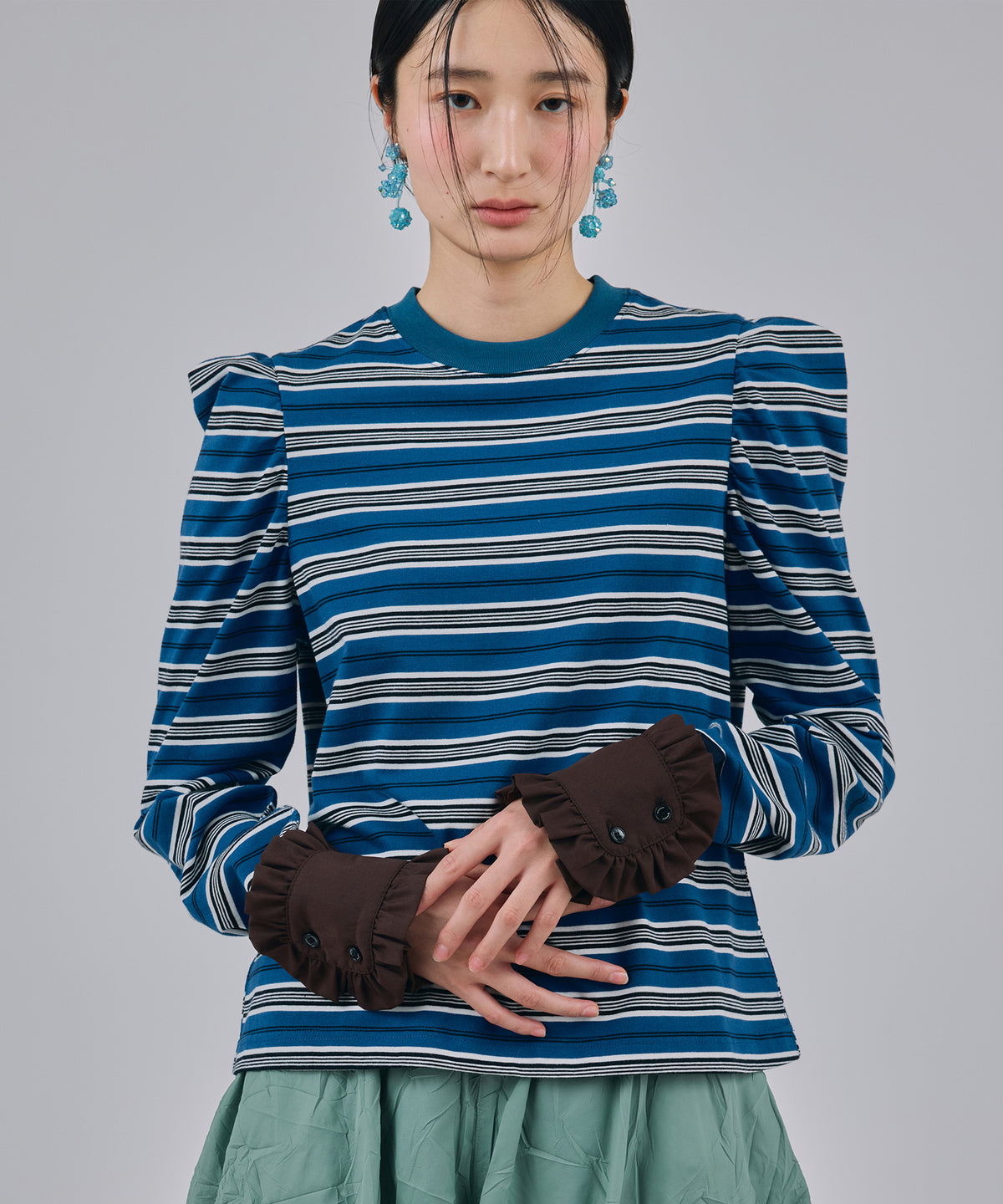 FRILL CUFFS