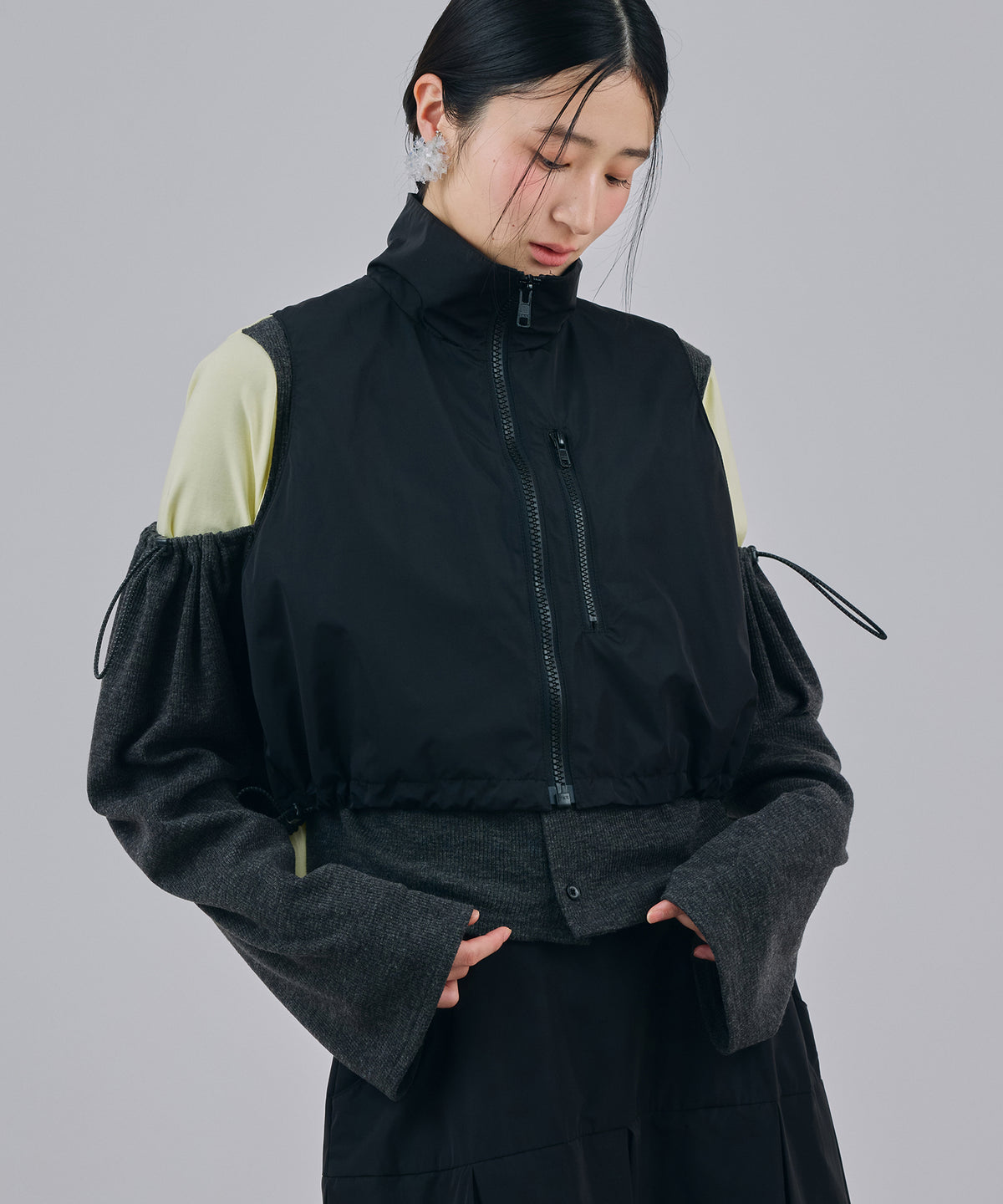 LAMINATED TAFFETA SHORT VEST