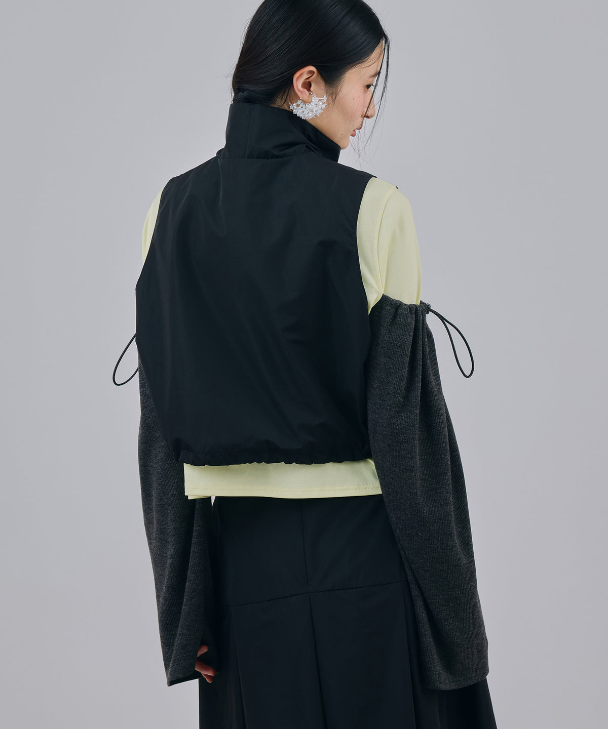 LAMINATED TAFFETA SHORT VEST