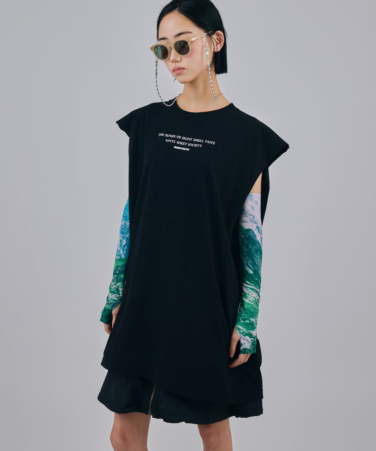 PRINT NO-SLEEVE T-SHIRT(STRAWBERRY)