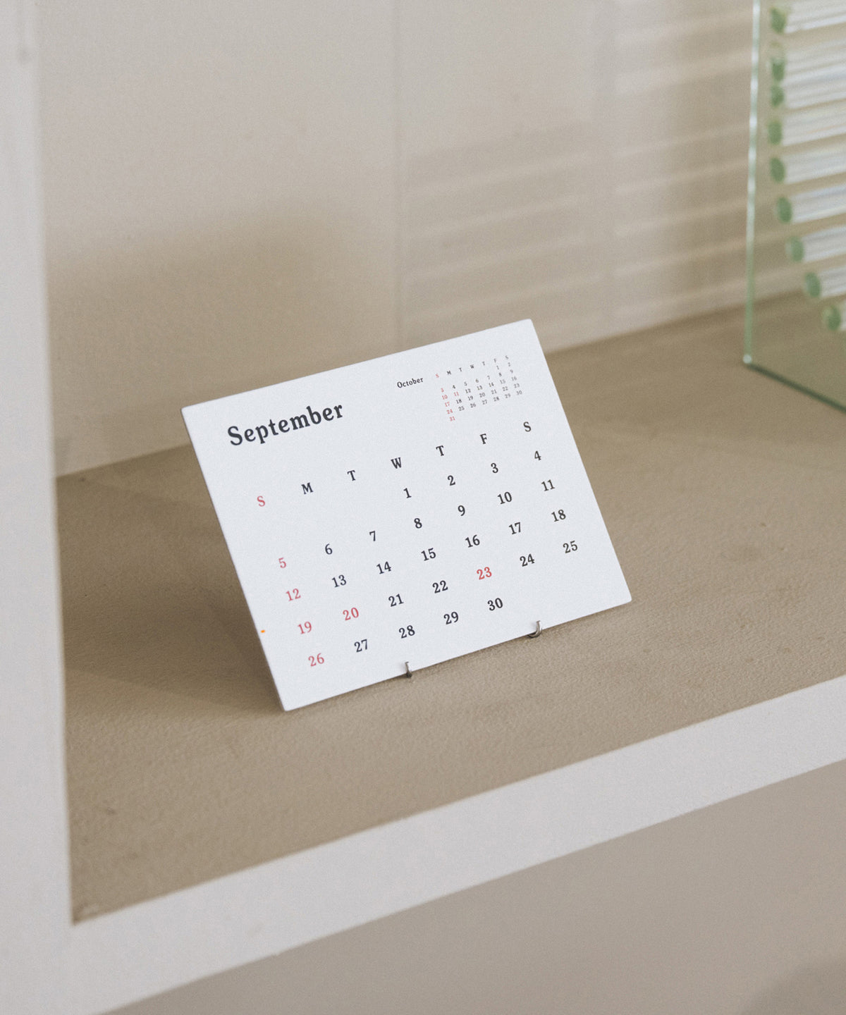 2027 Typeface Calendar 『 Souvenir Bold 』卓上カレンダー