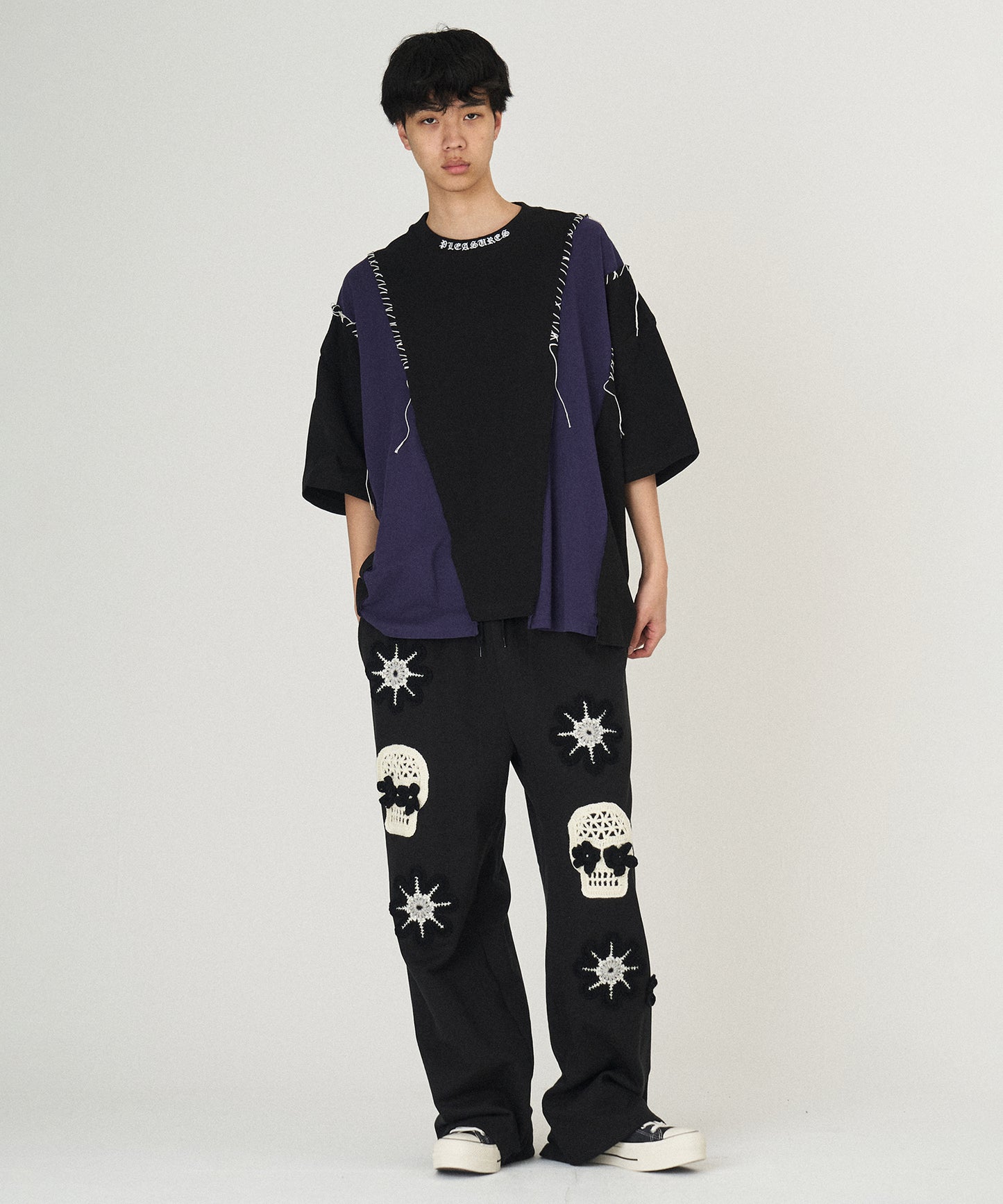 PLEASURES x DISCOVERED DOCKING WIDE TEE