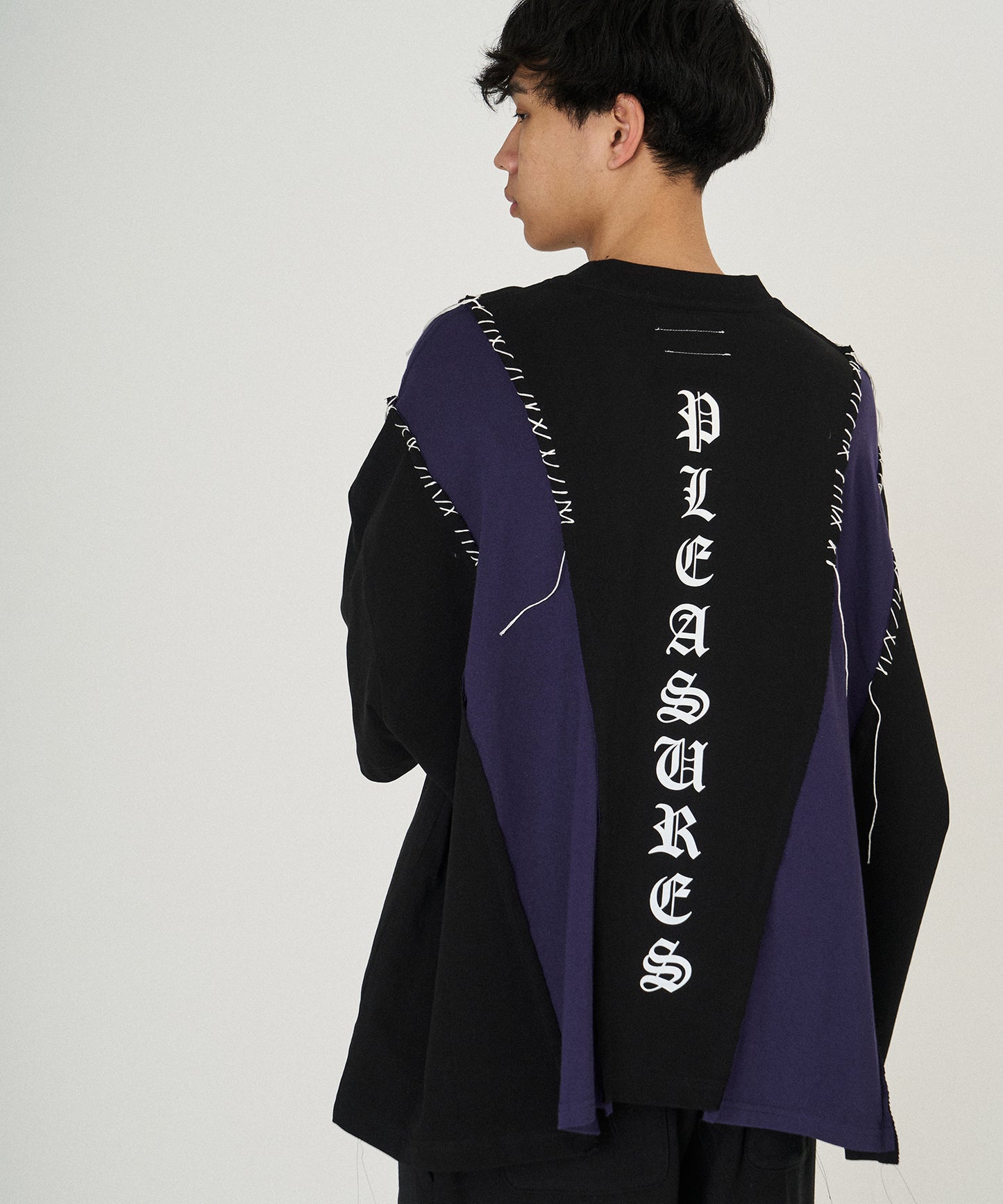 PLEASURES x DISCOVERED DOCKING WIDE TEE