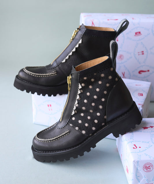 夜のドットブーツ