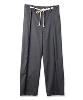 チャコールグレー