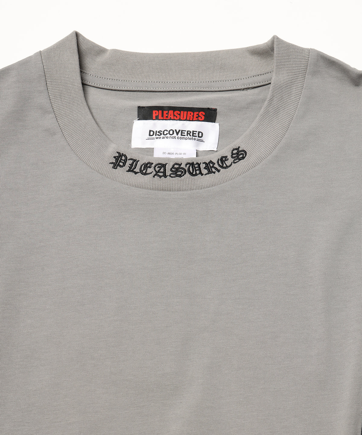PLEASURES x DISCOVERED DOCKING WIDE TEE