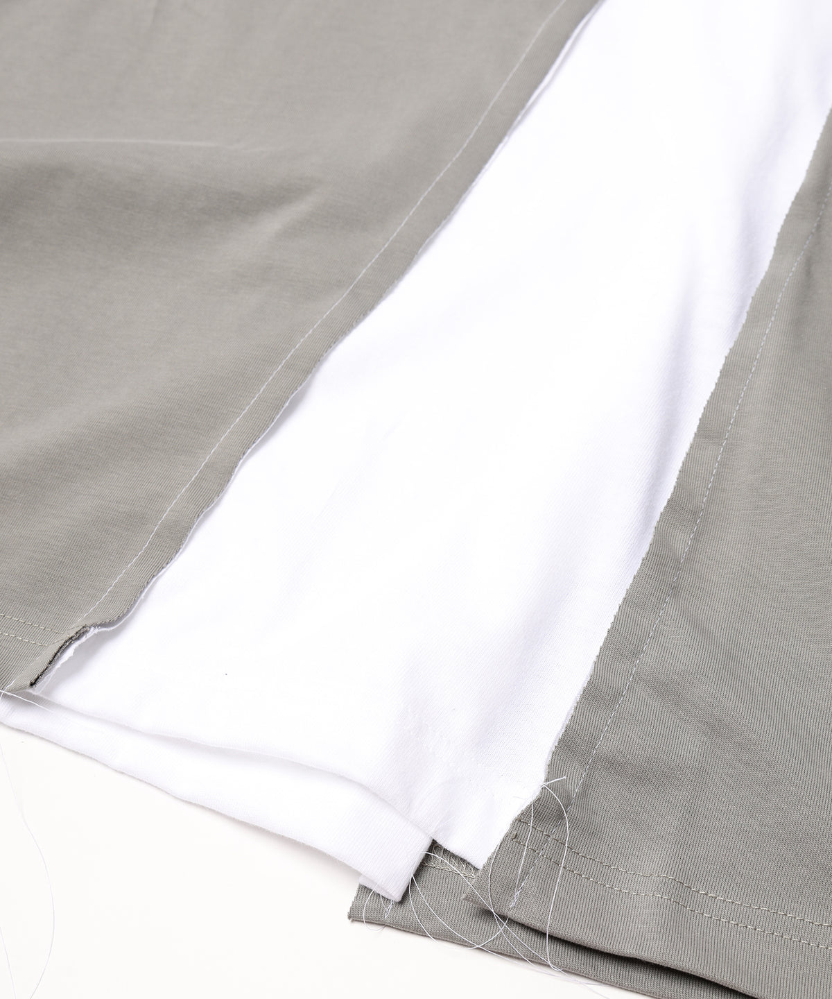 PLEASURES x DISCOVERED DOCKING WIDE TEE