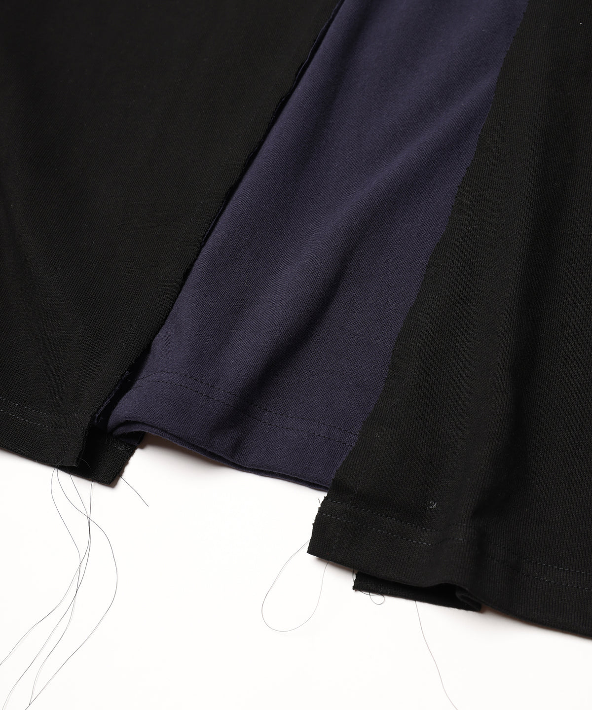 PLEASURES x DISCOVERED DOCKING WIDE TEE